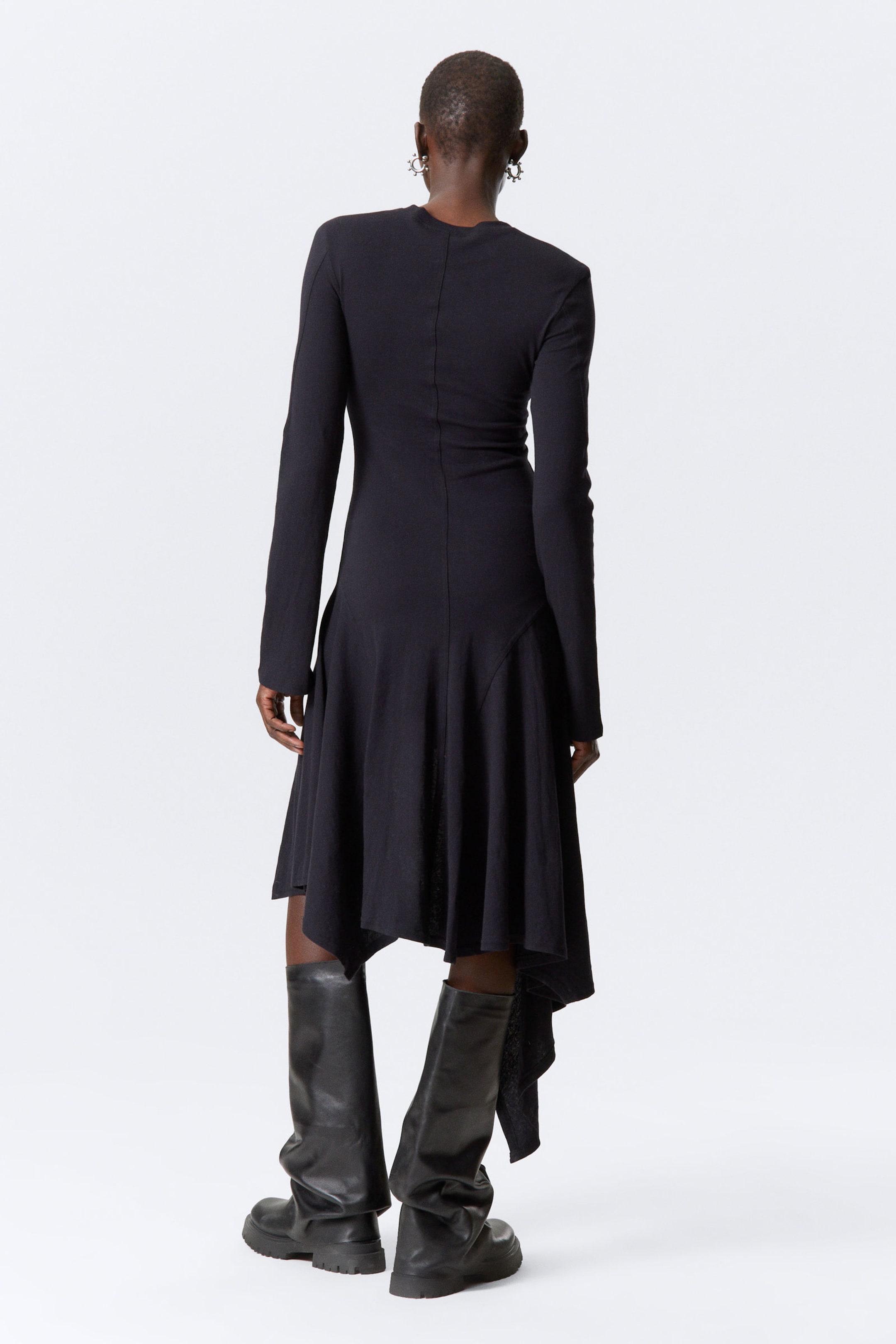 Zwart - Asymmetrische midi-jurk met lange mouwen - 3