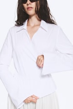 Hvit - Langermet omslagsbluse i poplin - 1