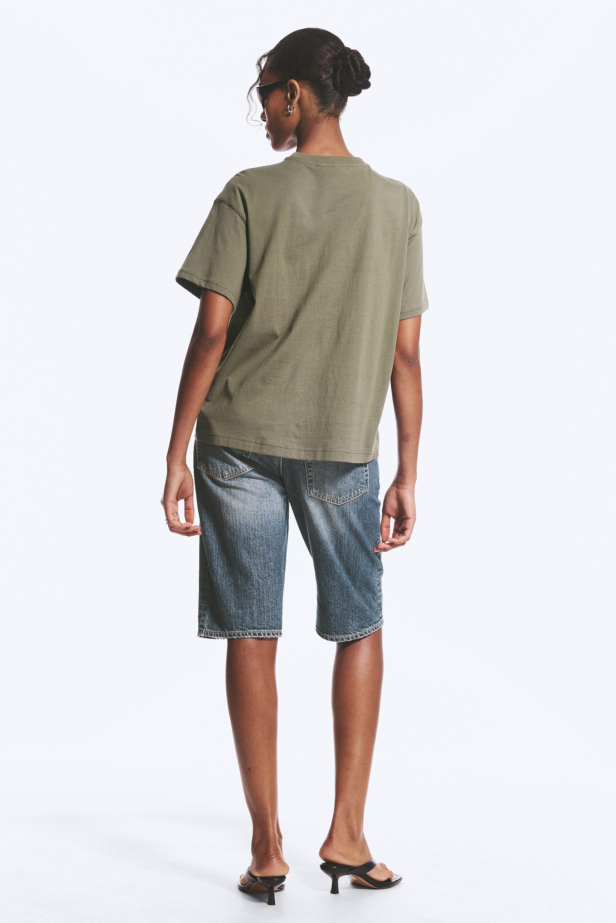 Zacht kakigroen - Ruimvallend boxy T-shirt van katoen - 3