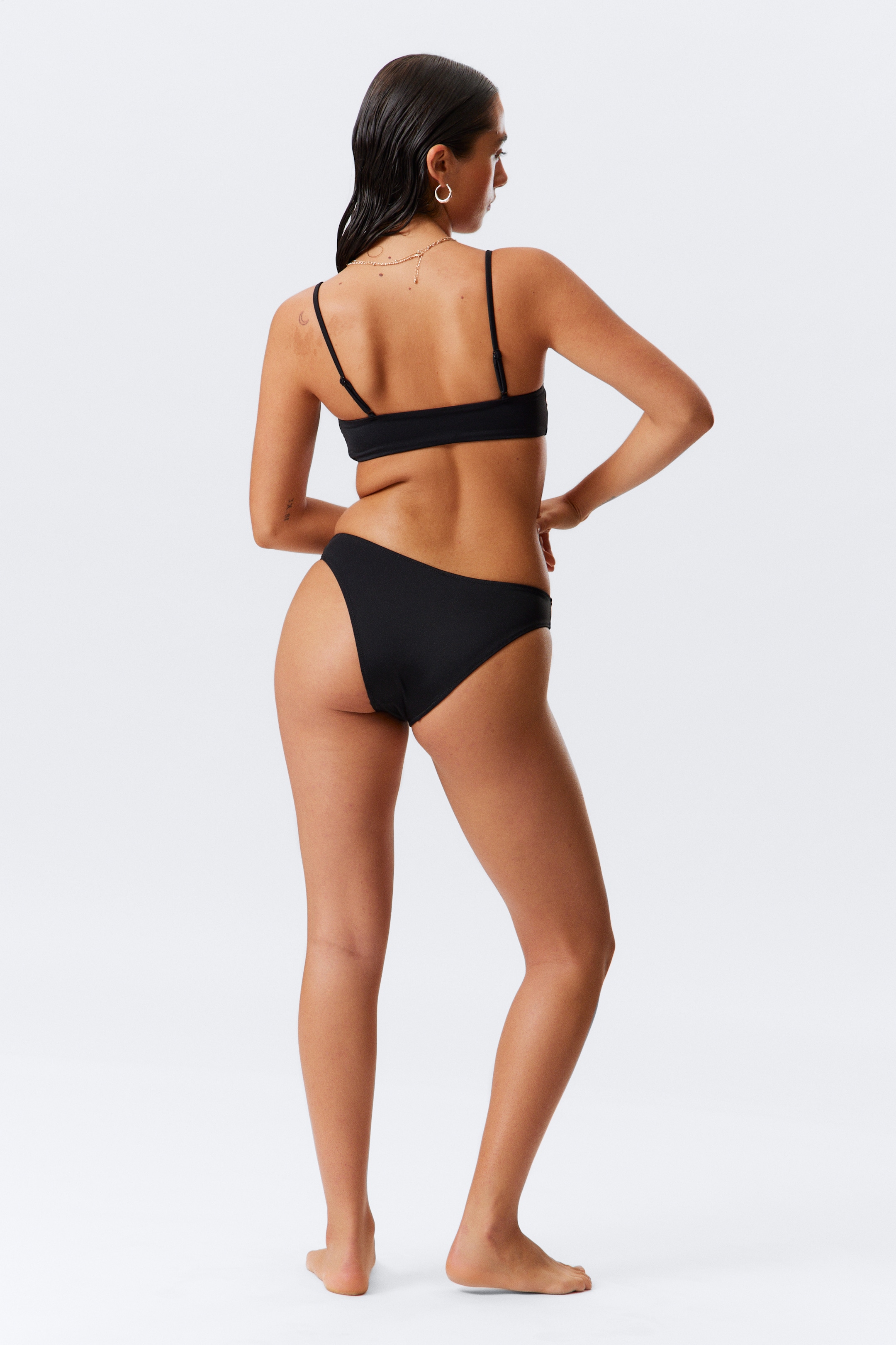 View larger image: 2-pack Scoop Bikini Bottoms - Black & Beige - Ladies | H&M GB 7