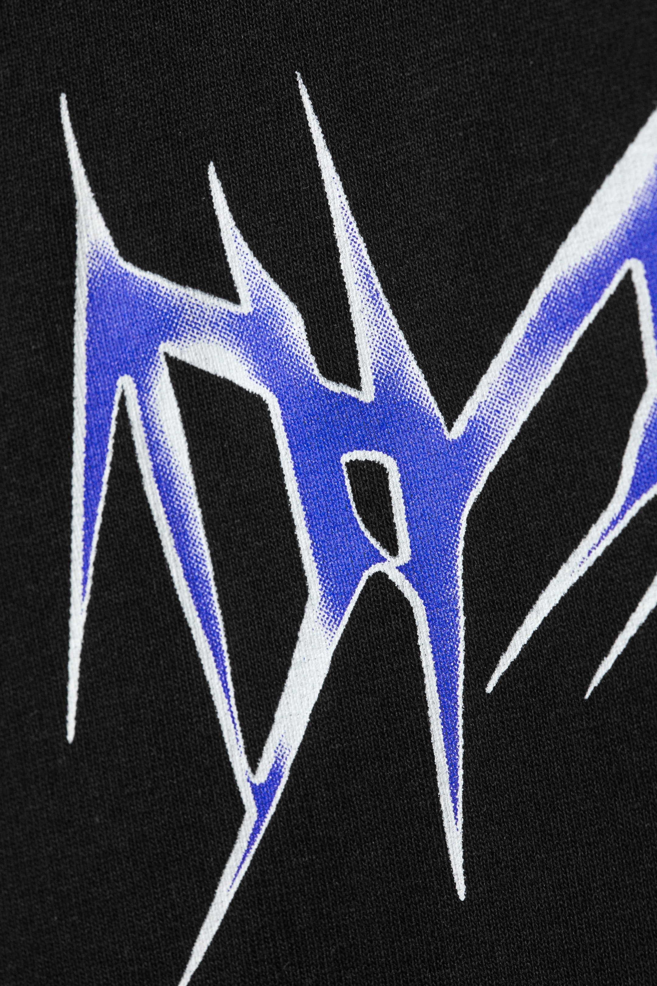 Schwarz - "Wired" - Entspanntes T-Shirt mit Grafikdruck - 1