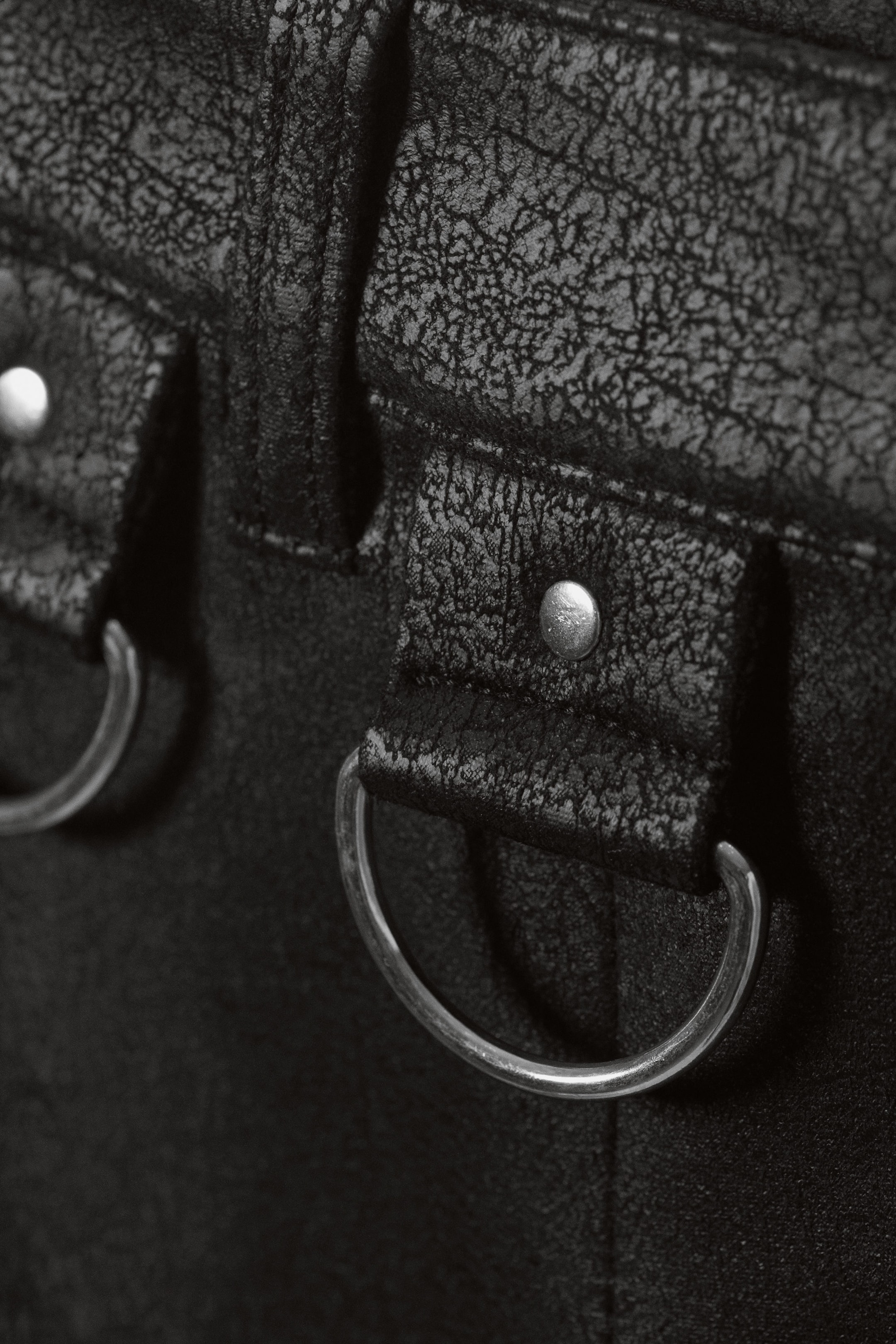 Noir - Jupe mi-longue en cuir synthétique enduit Oda - 2