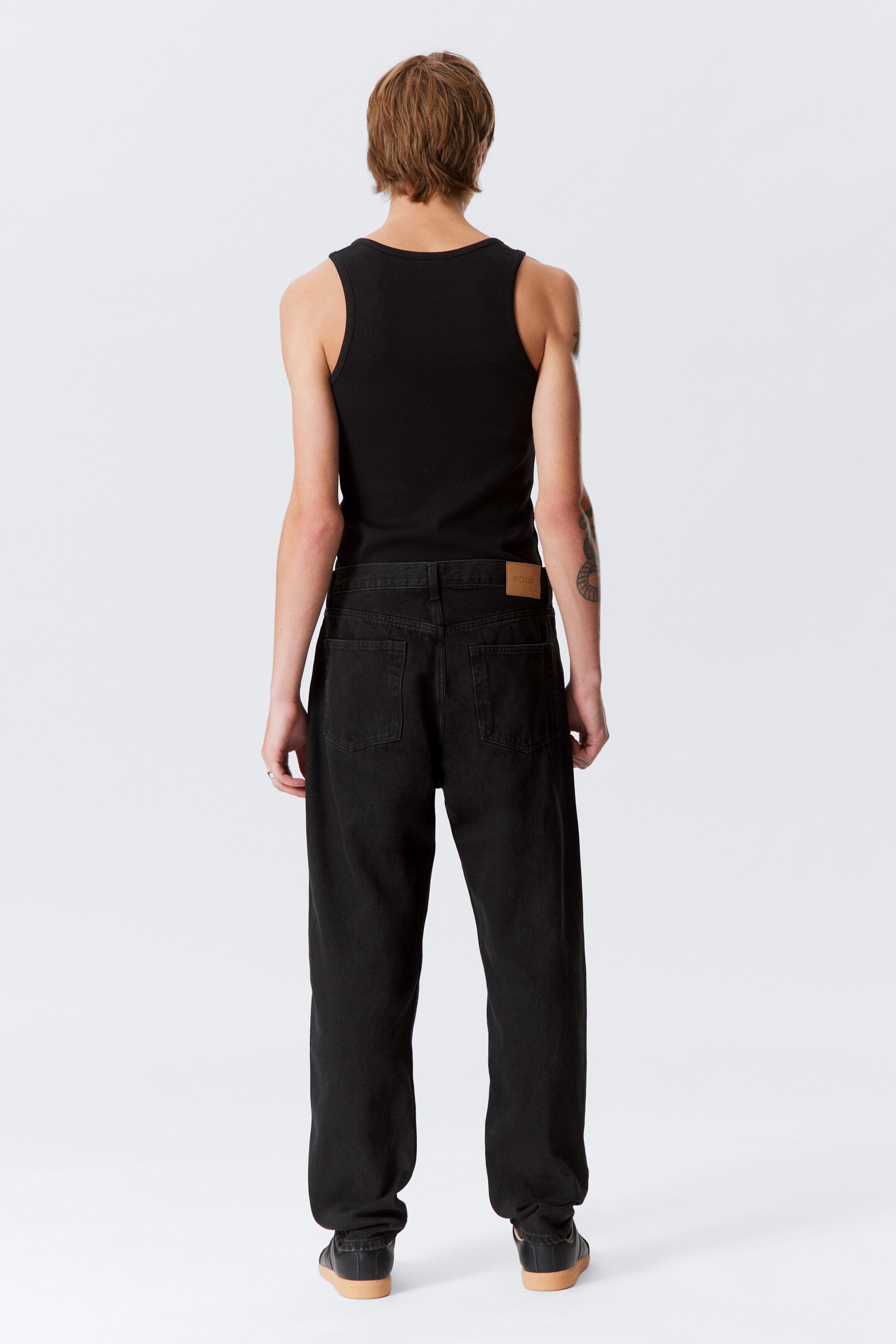 Vezi imaginea mai mare: Ray Relaxed Tapered Leg Jeans - Tuned Negru - Negru - BĂRBAŢI | H&M RO 4