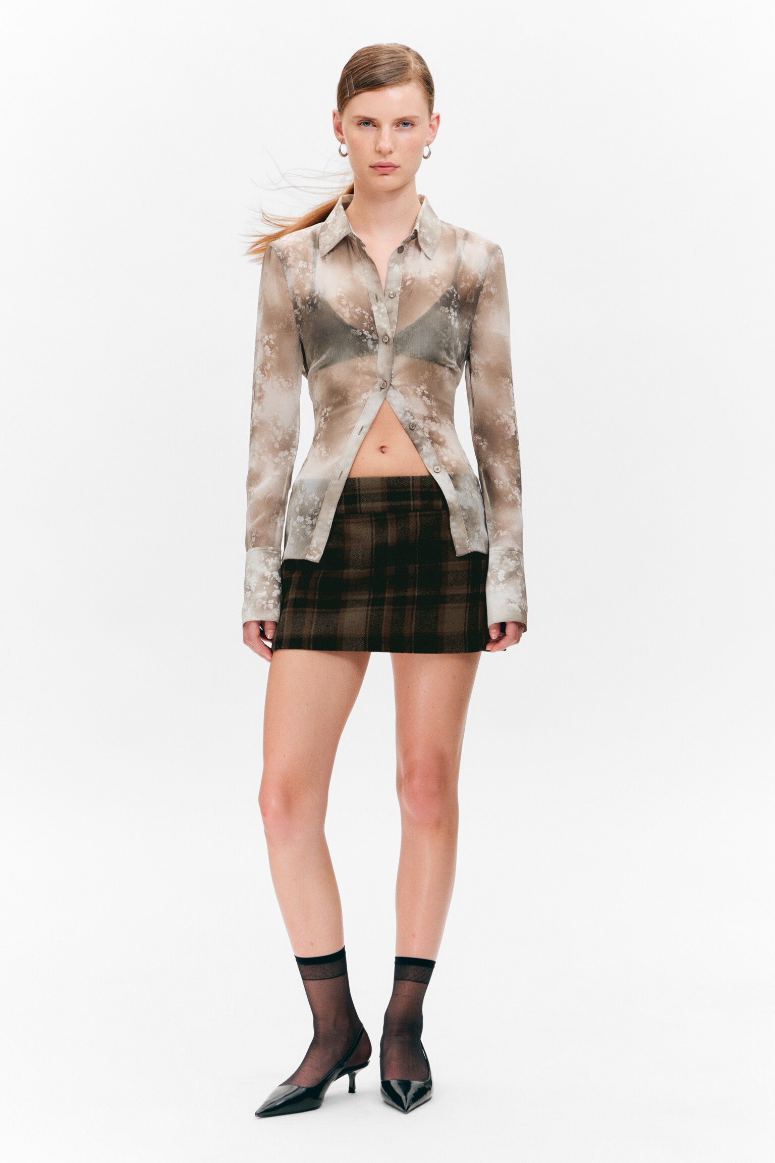 Figurbetontes, transparentes Hemd mit Bindeband - Blumenmuster - 5