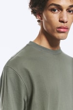 Helles, staubiges Khakigrün - Locker geschnittenes T-Shirt - 1