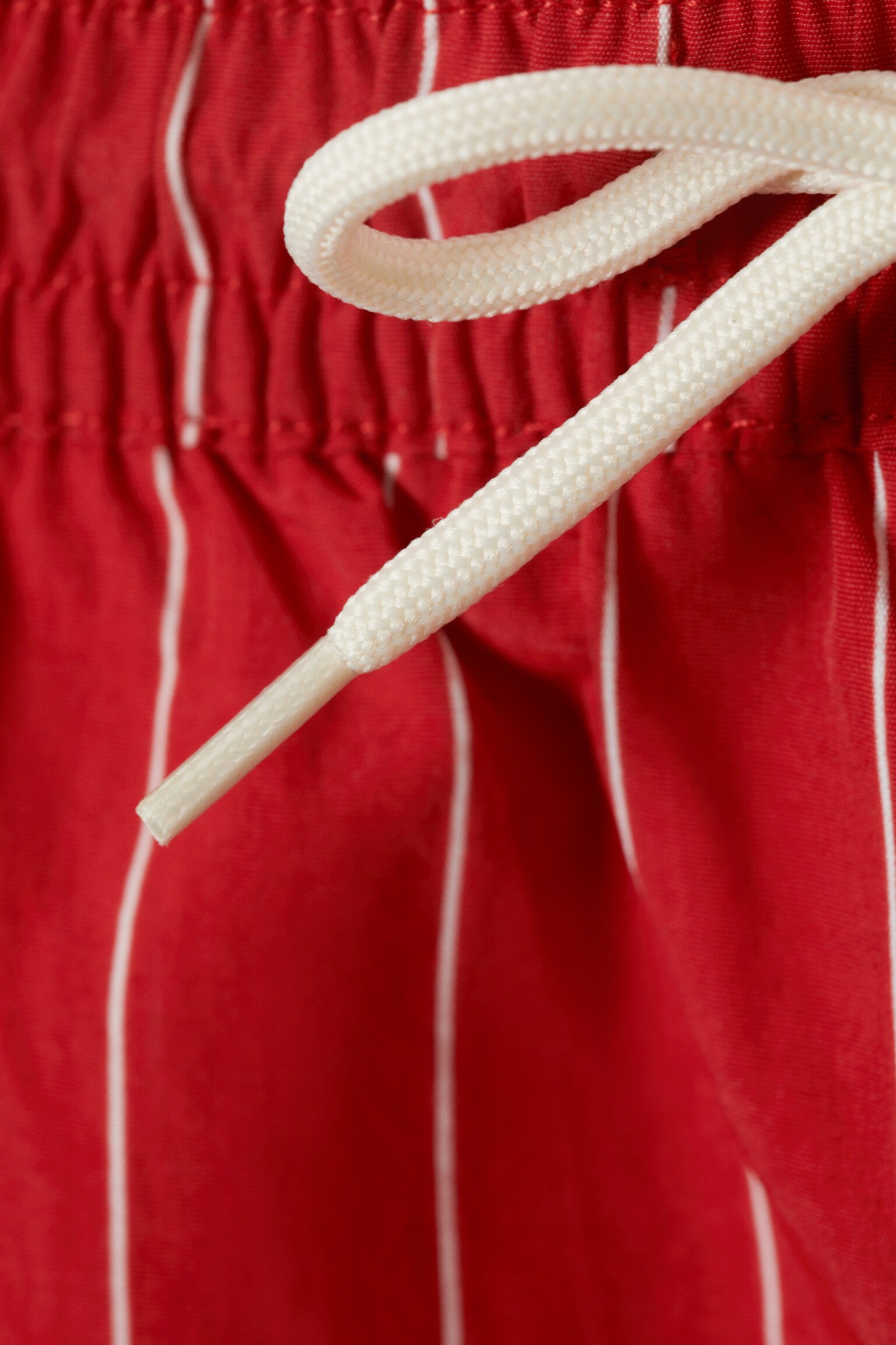 Striped Structured Mid-Thigh Swim Shorts - Striped Red/Striped Light Pink - 2