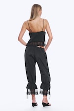Schwarz - Cropped Camisole mit Spitzenbesatz - 2