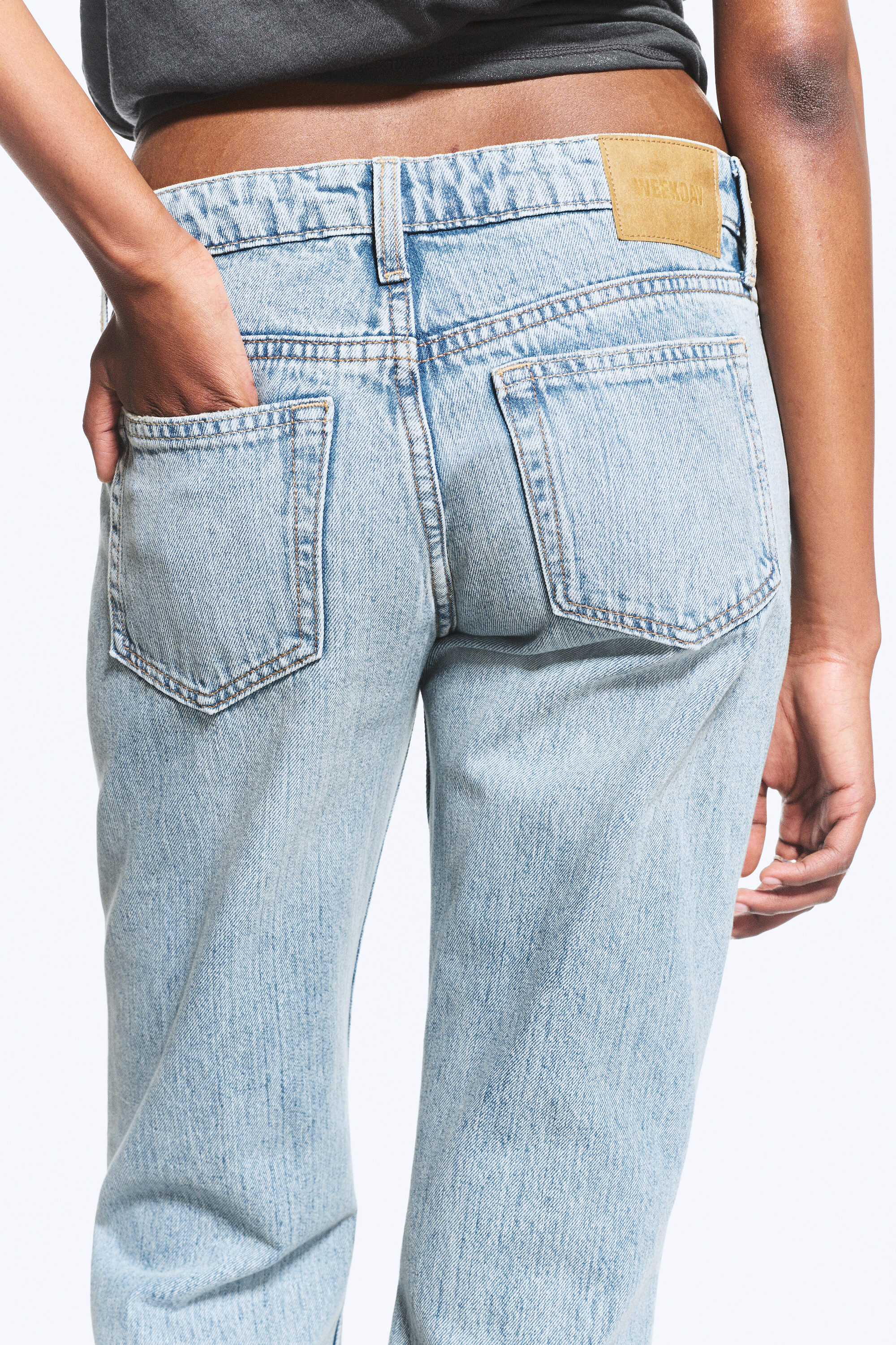 ノバ【7・11】 nova low rise slim bootcut jeans - Lip Blue - Light Blue | Weekday WW