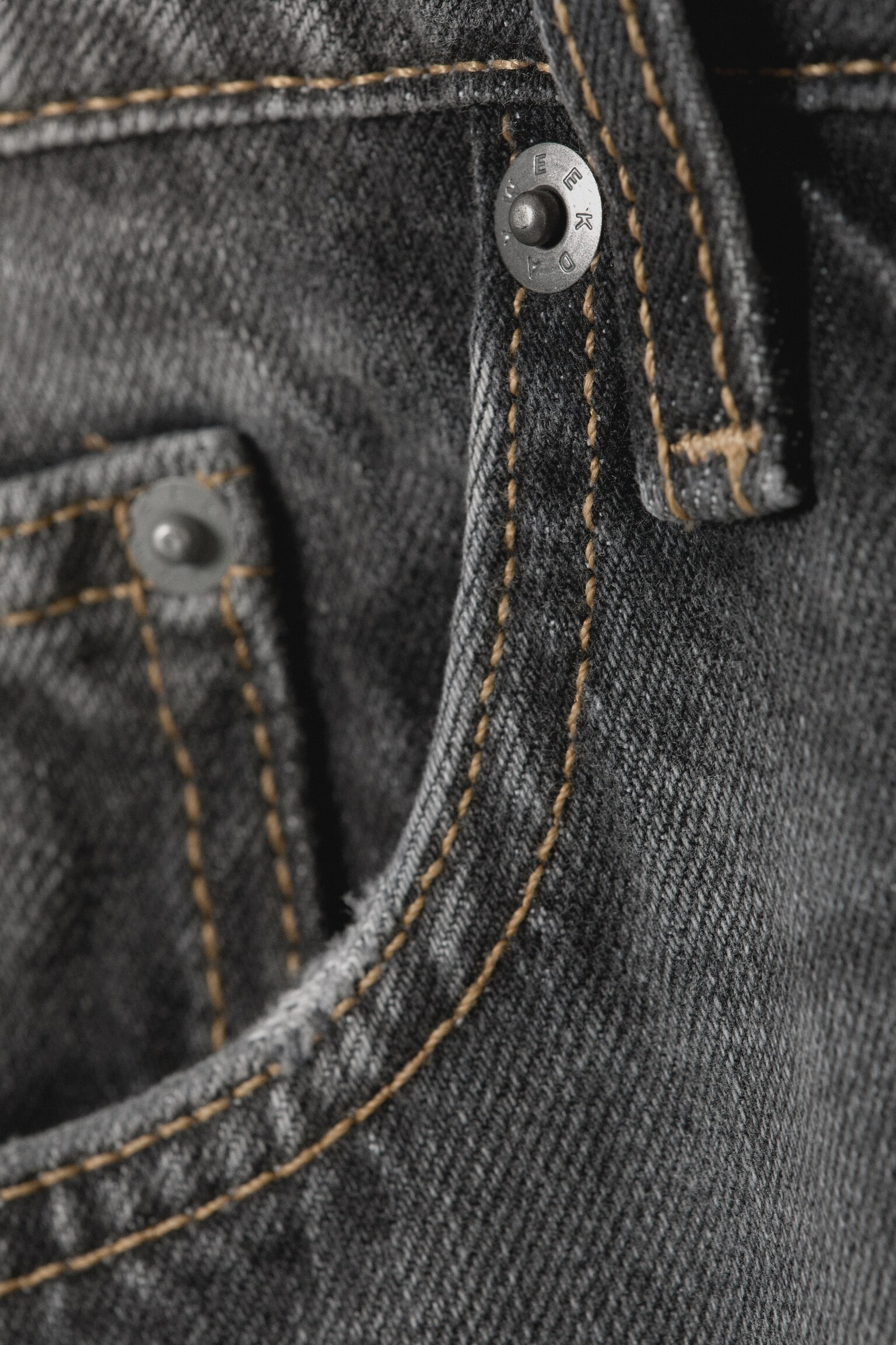 Dżinsy Missy Low Rise Loose Straight Leg - Dusky Black - Black/Blue Hymn - Medium Blue/Pandora Blue - Ciemnoniebieski/Blue Rinse - Ciemnoniebieski/Notus Blue - Jasnoniebieski/Tuned Black - Black/Mountain Blue - Medium Blue - 7