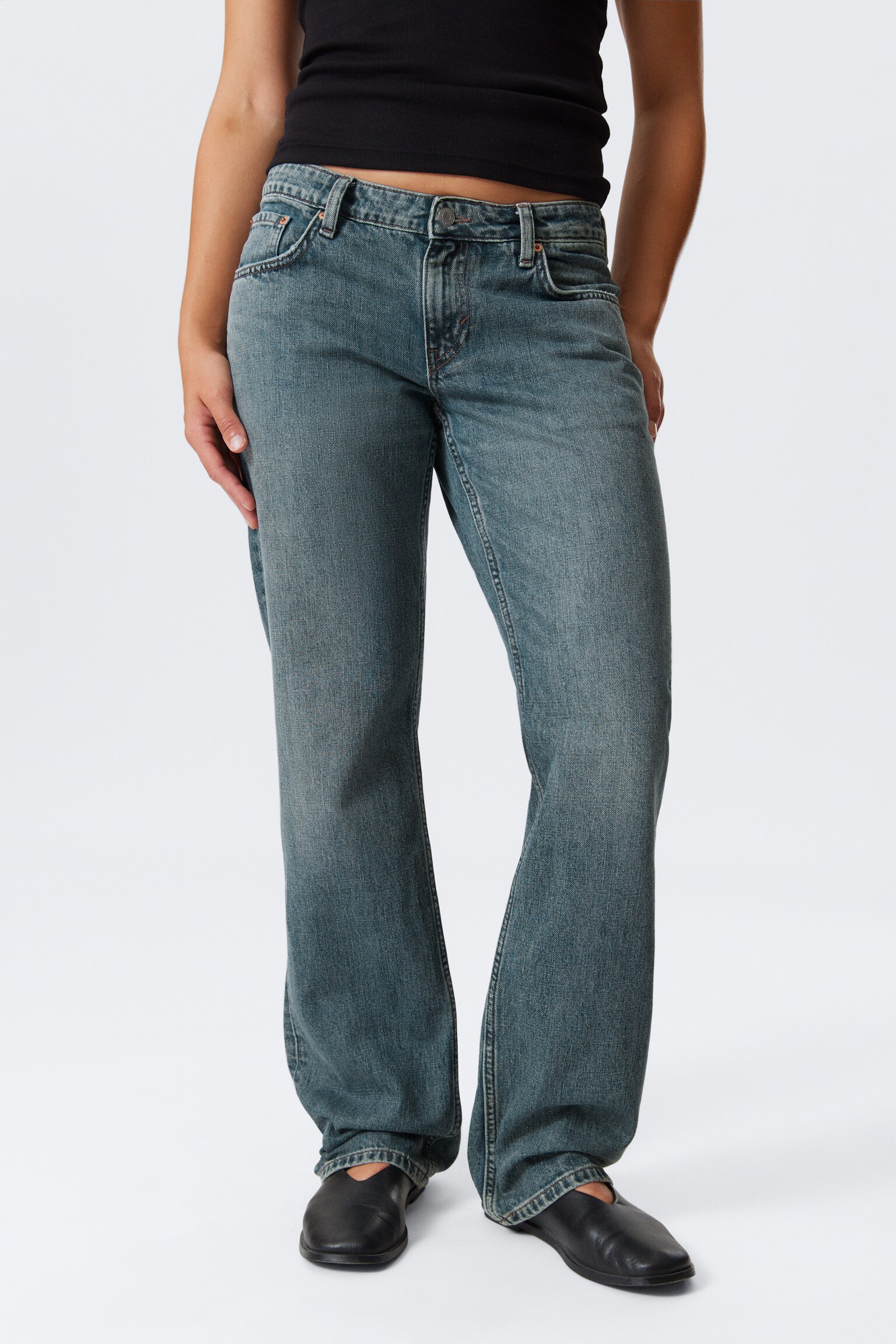 Arrow Low Rise Regular Straight Leg Jeans - Second Blue – Medium Blue/Blue Fade - Medium Blue/Aeon Blue - Light Blue/Board Blue - Medium Blue/Tuned Black - Black/Mine Blue - Medium Blue/Clay Grey - Grey - 4