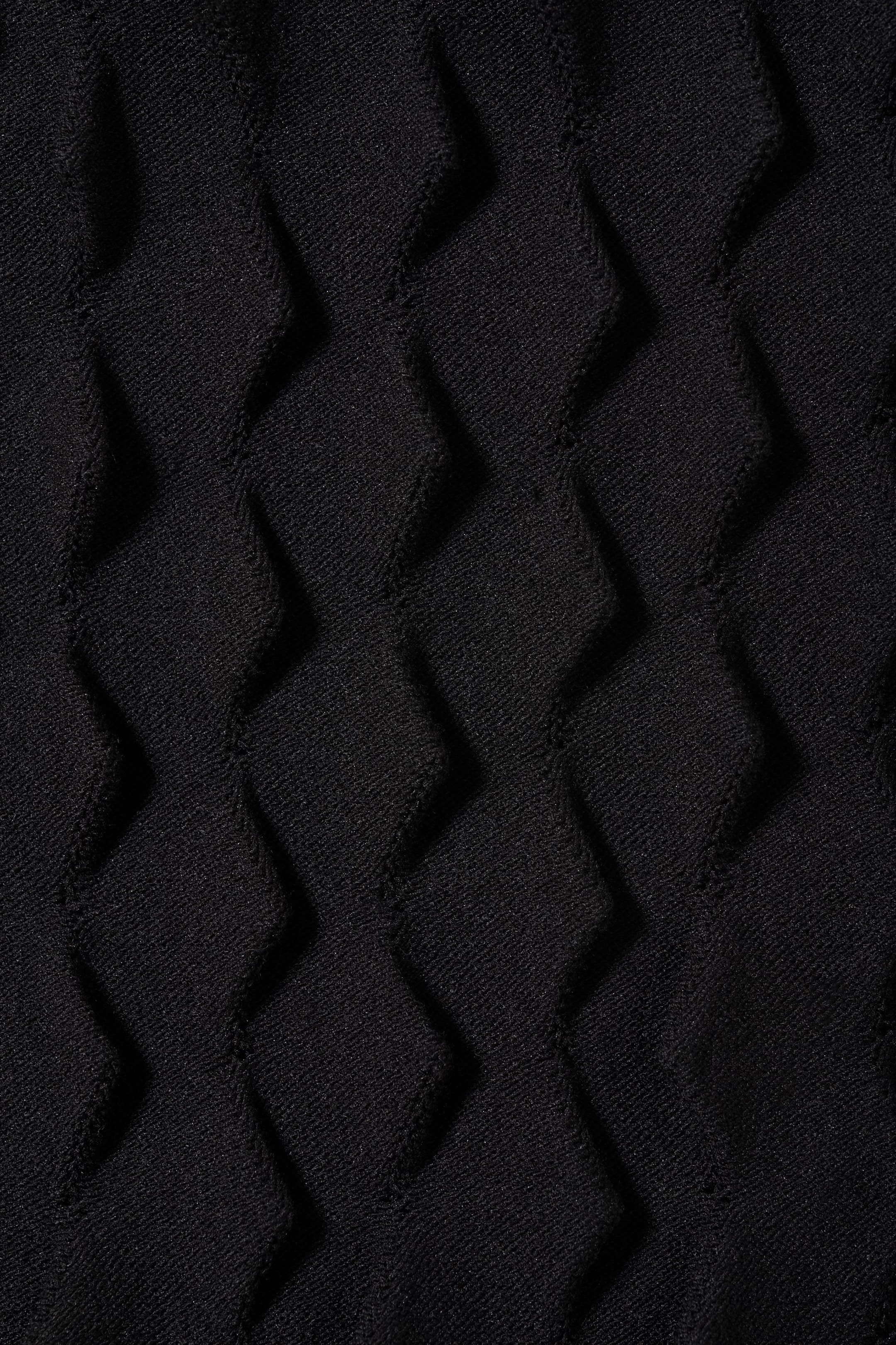Black - SpikeSkirt - 1