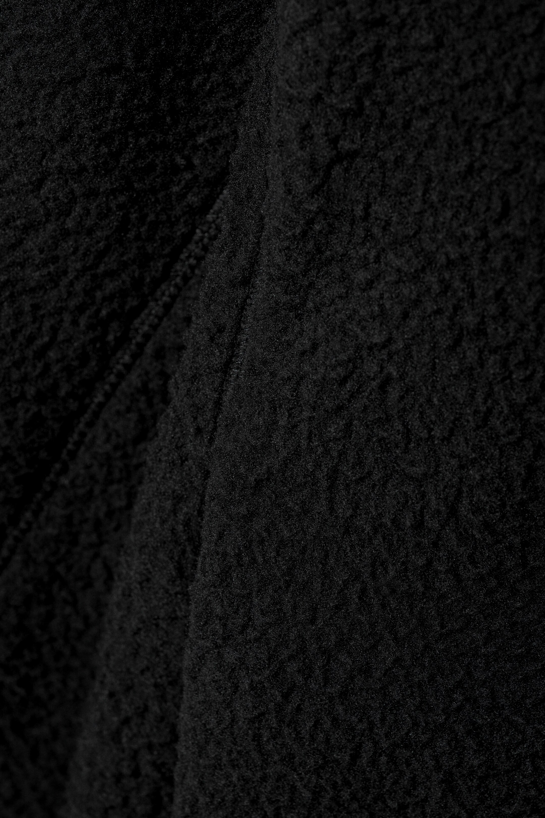 Vis større bilde: Collegegenser i fleece med glidelås i halsen - Svart - HERRE | H&M NO 2