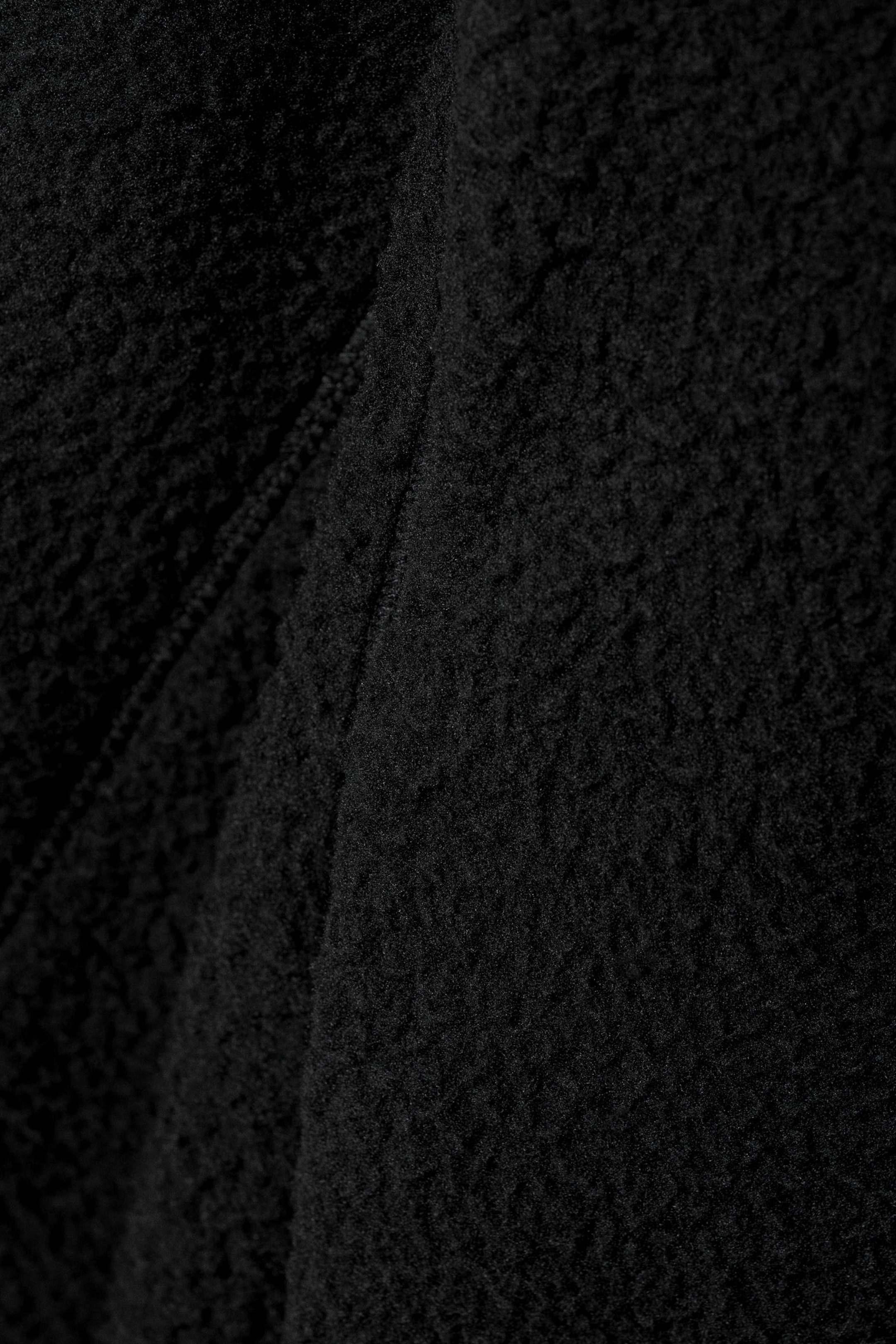 Schwarz - Fleece-Pullover mit Half-Zip - 1