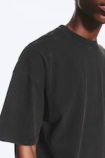 Gewaschenes Schwarz - Oversized T-Shirt im kastigen Fit - 1
