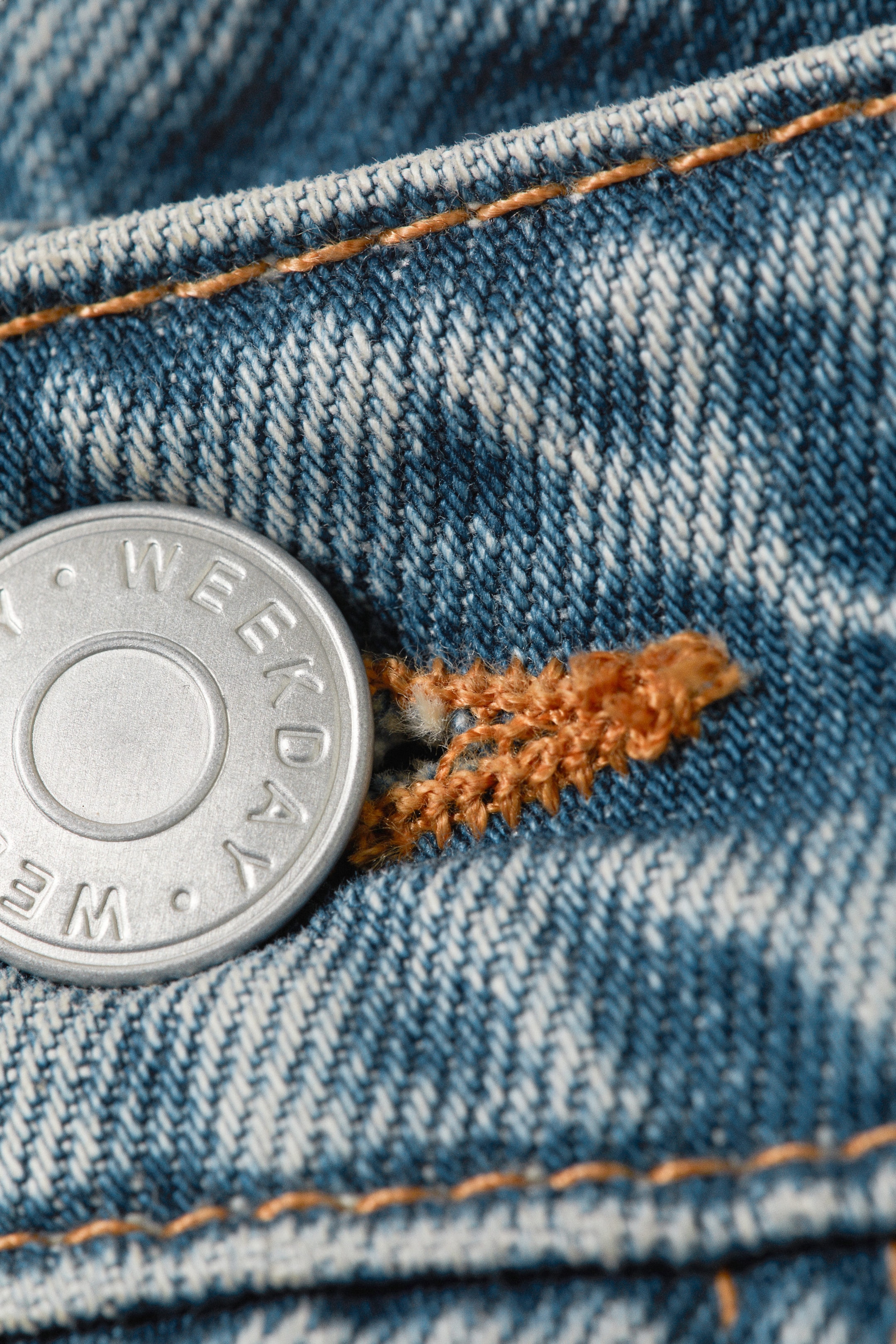 Seventeen Blue - Medium Blue - Abell Mid Rise Regular Barrel Leg Jeans - 1