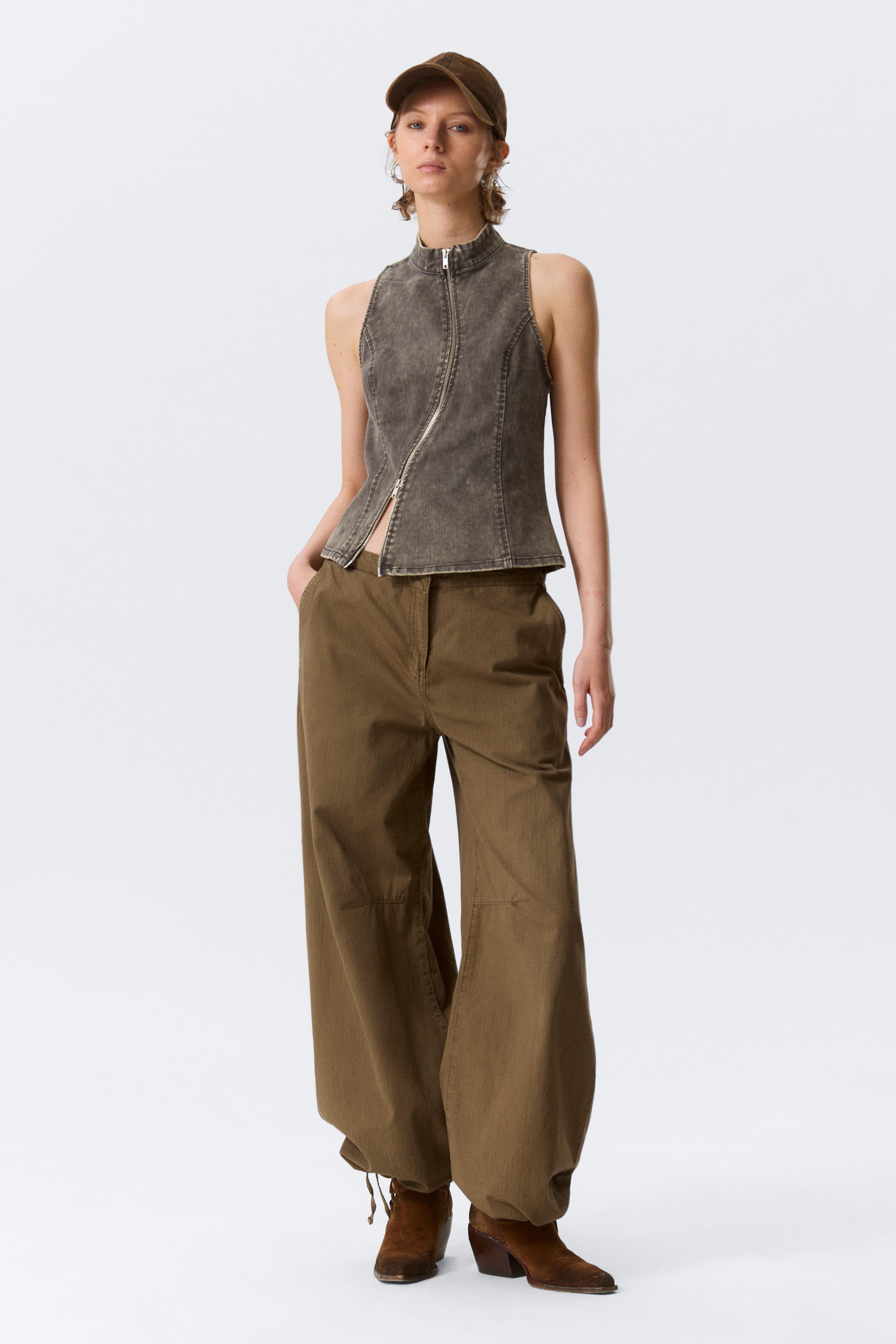 Dark Grey - Curved Zip Sleeveless Top - 2