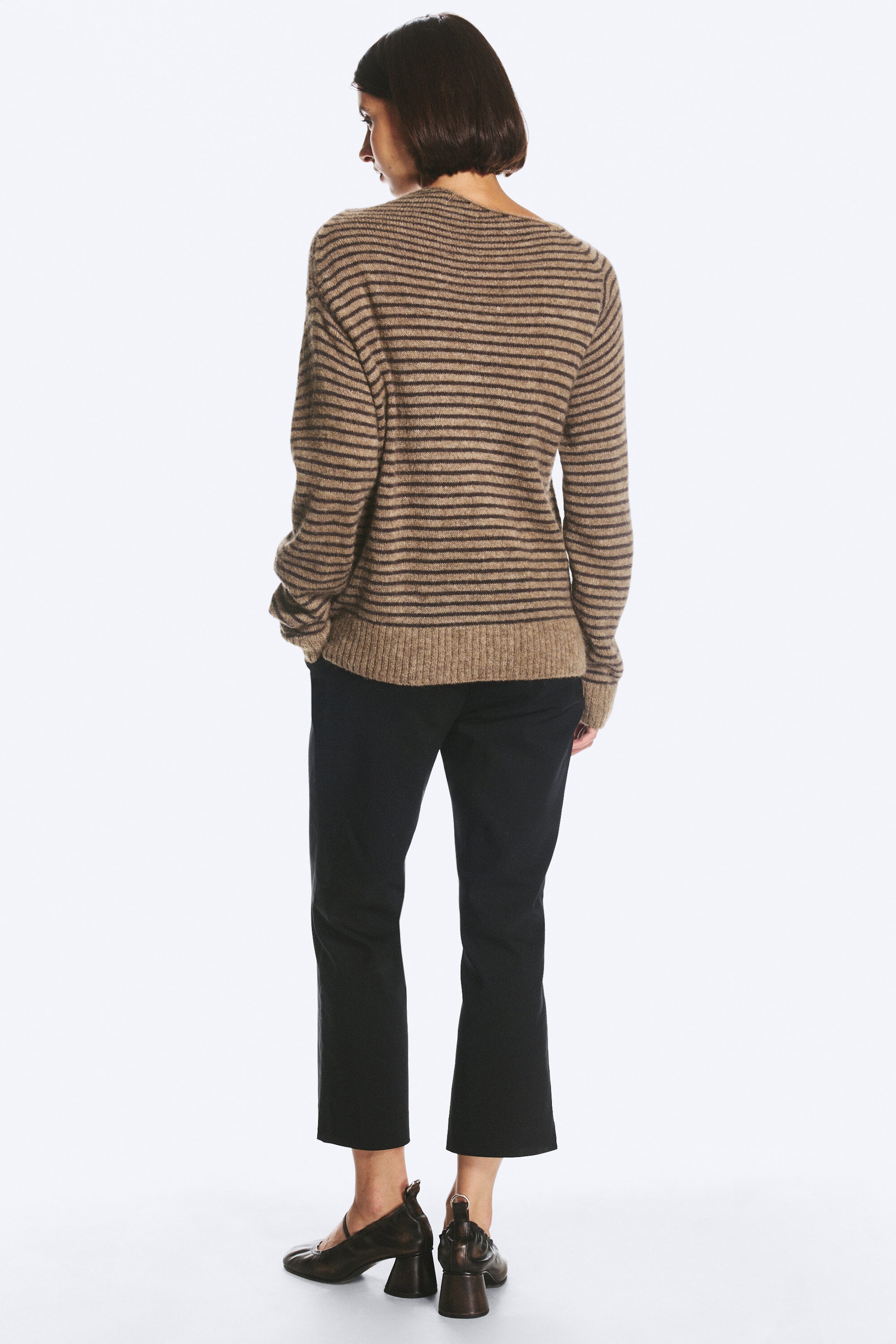 Randig Brun - Jumper med asymmetrisk halsringning - 3