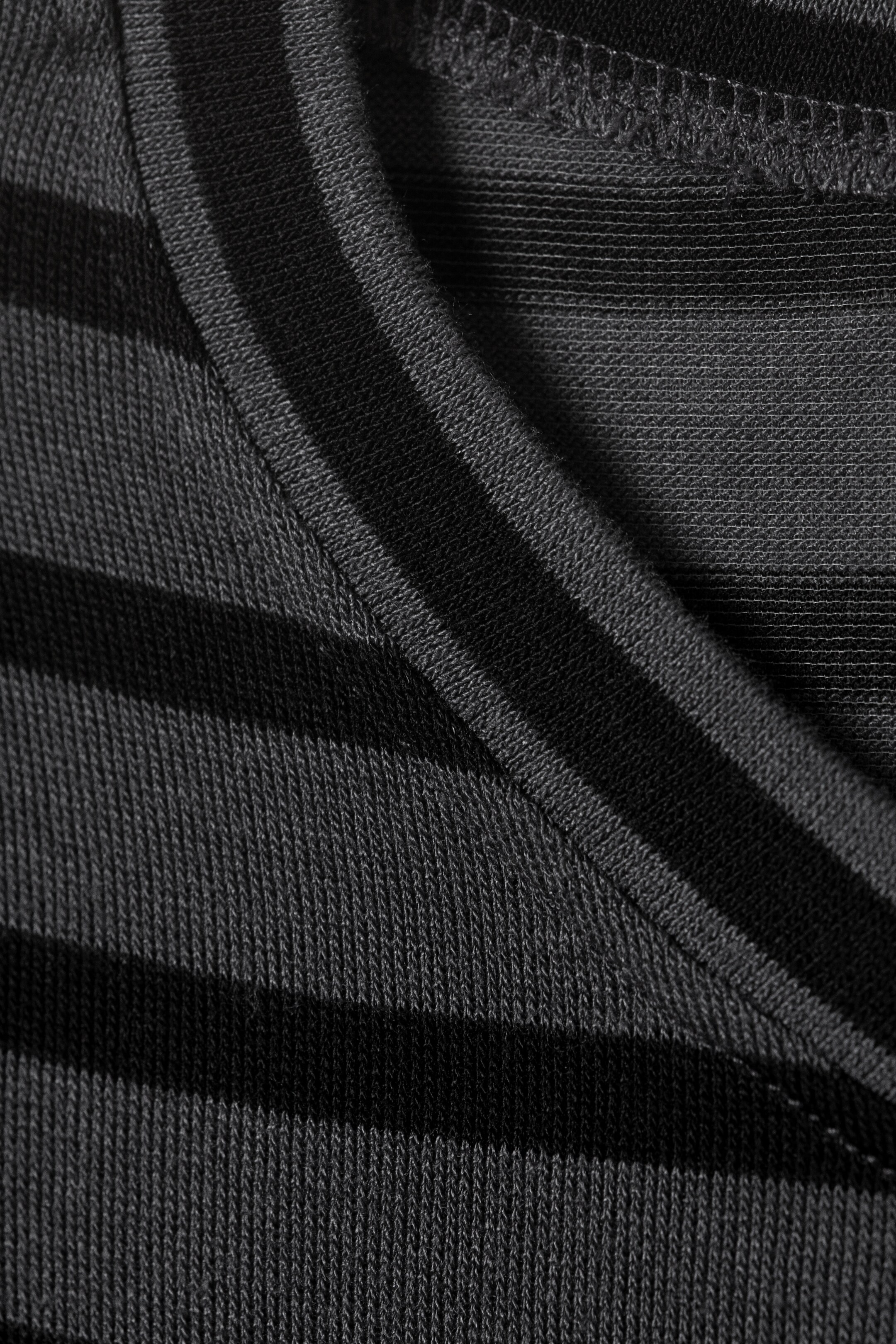 Agrandir l'image: Haut Henley ajusté à manches longues - Rayures noires et grises - FEMME | H&M FR 5