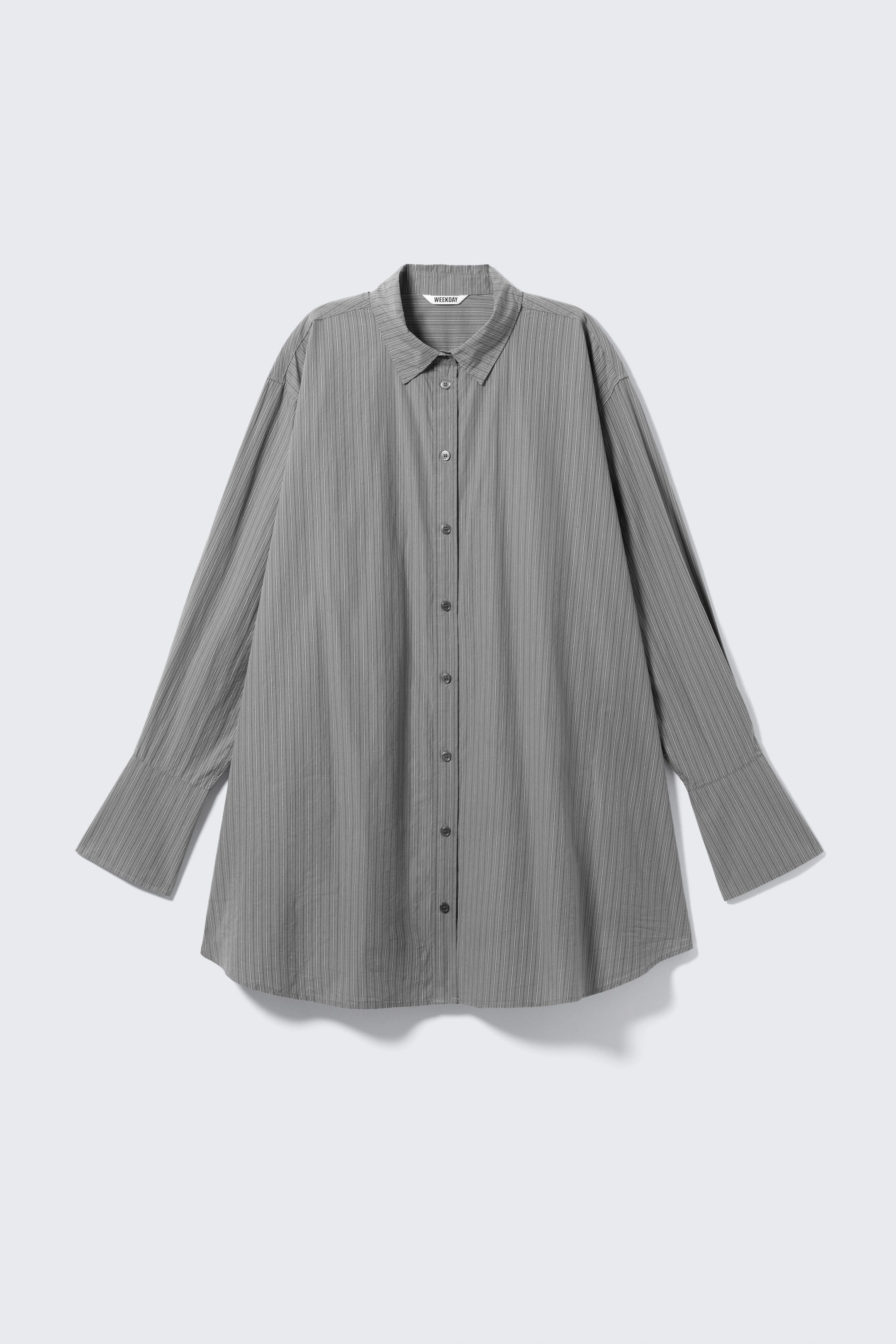 Grau gestreift - Mini-Hemdkleid aus Baumwollpopeline - 1