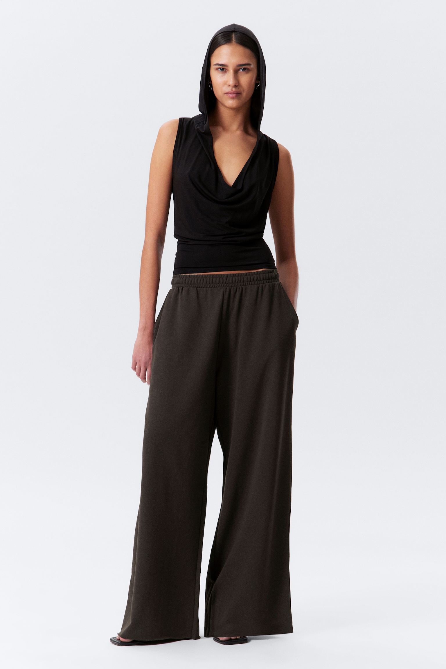 Low Rise Wide Leg Baggy Sweatpants - Dark Brown/Washed Dark Grey