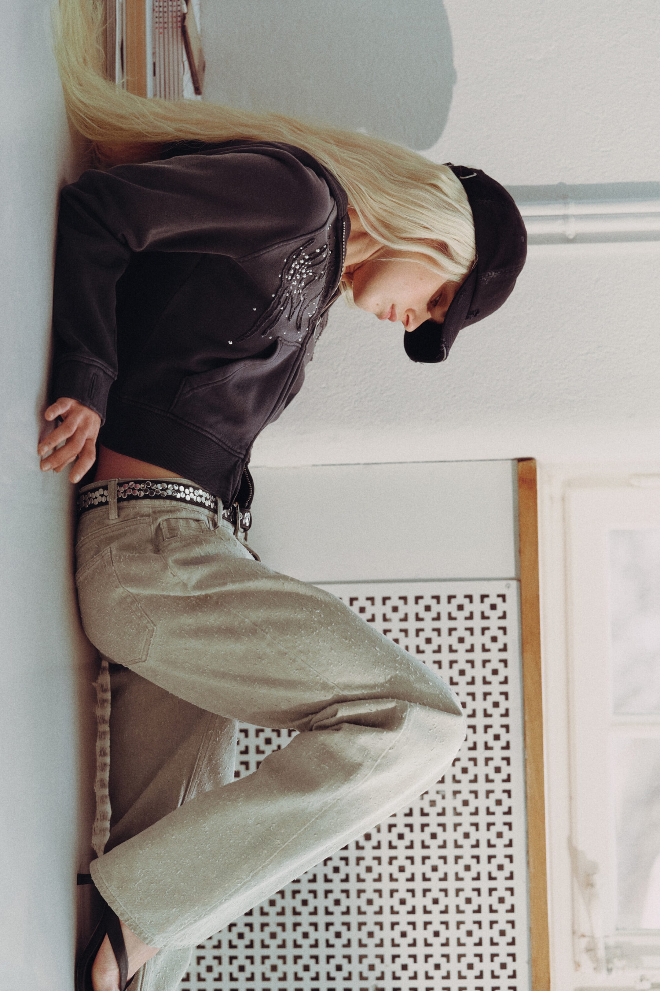 Taupe clair - Pantalon bootcut ample taille basse - 1