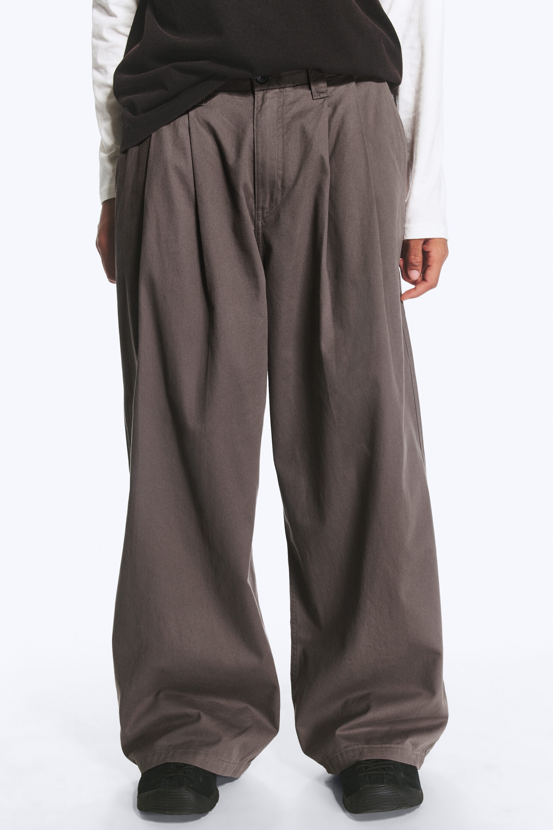 Mørk mole - Otis Baggy Plisserte Twill Chinos - 2