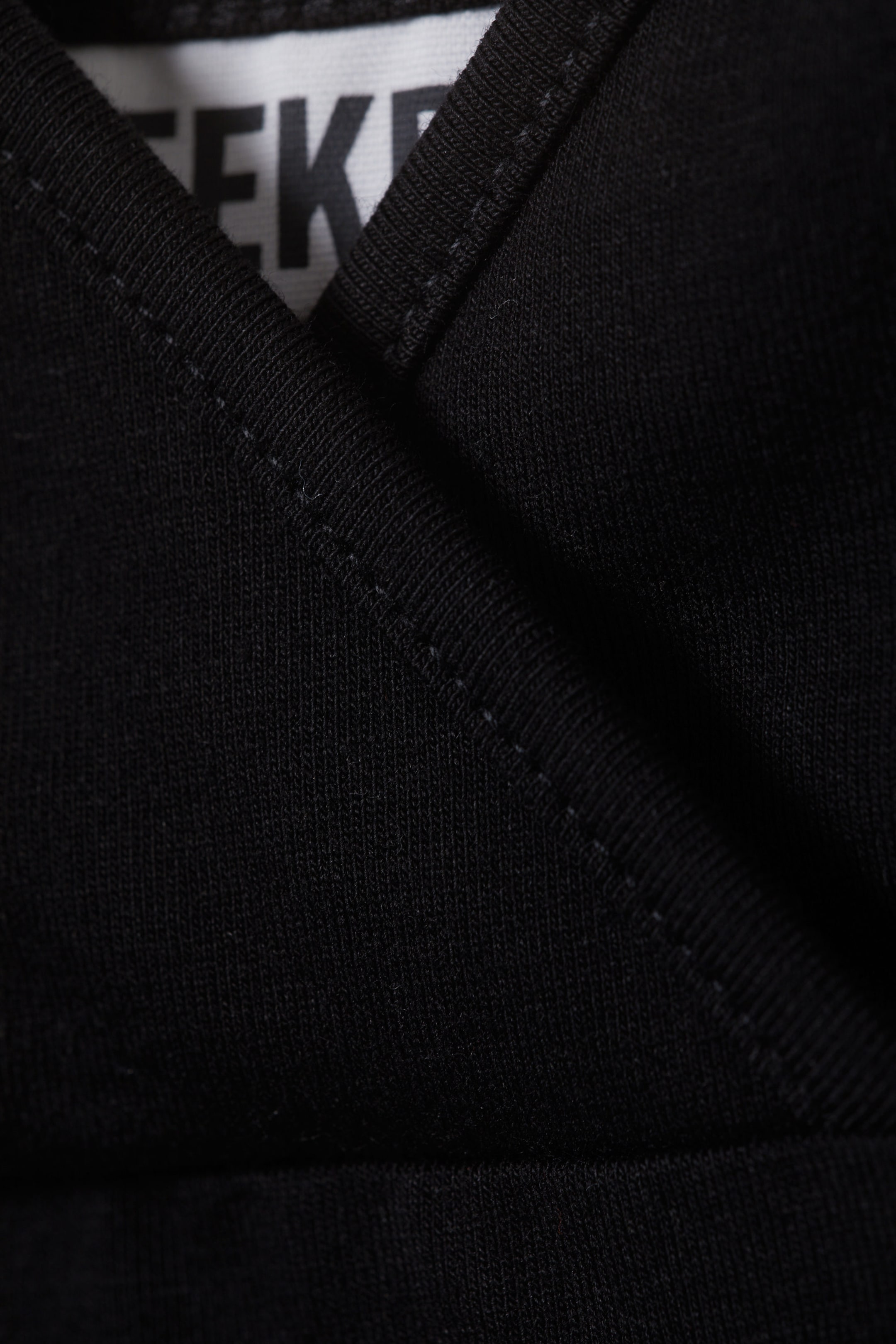 Schwarz - Unterhemd aus Baumwolle mit V-Ausschnitt - 4