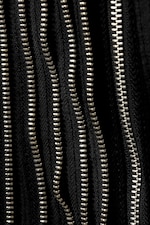 Schwarz - Schlauchkleid mit Reißverschluss-Details - 3