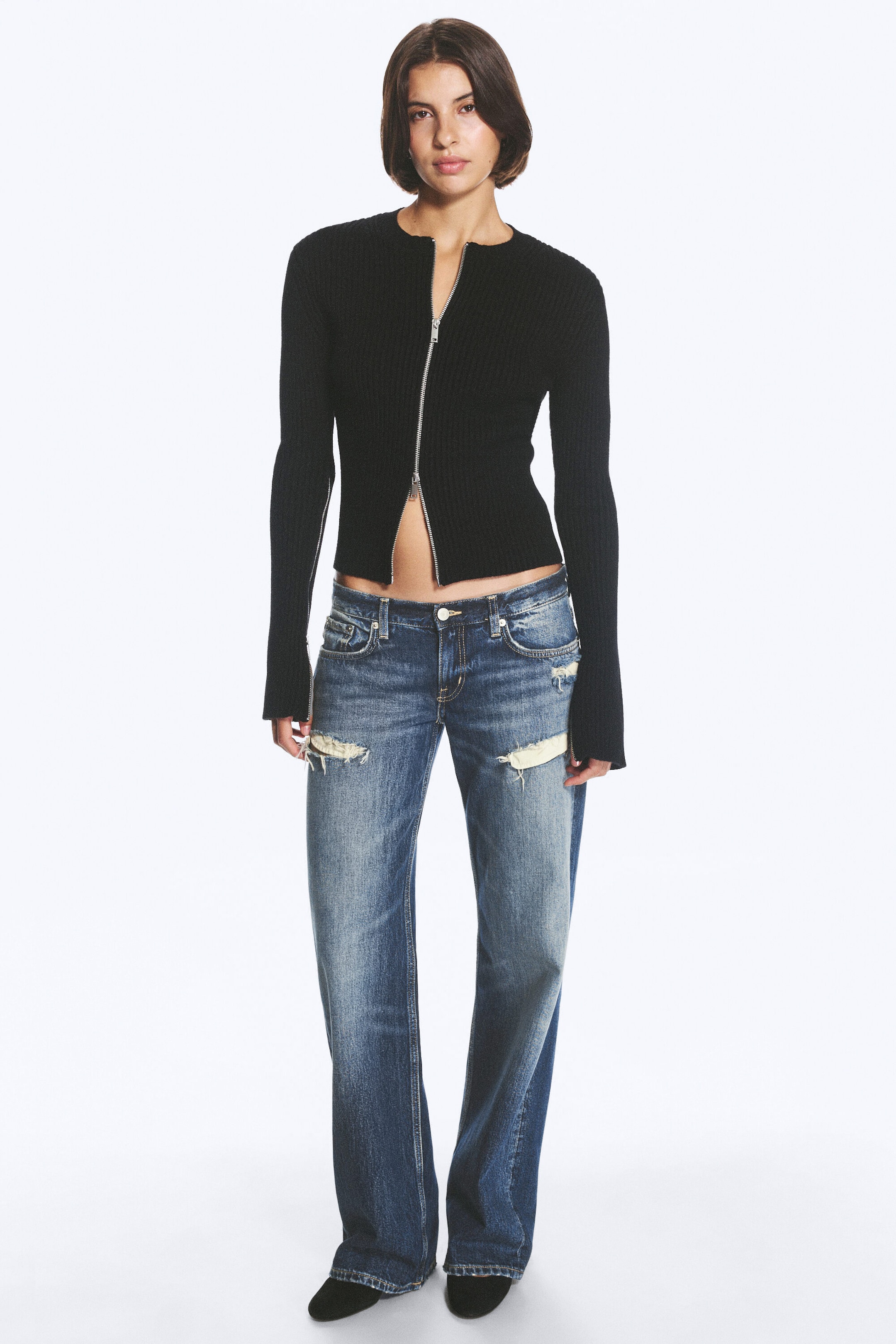 Schwarz - Taillierter Ripp-Cardigan mit Reißverschluss - 2