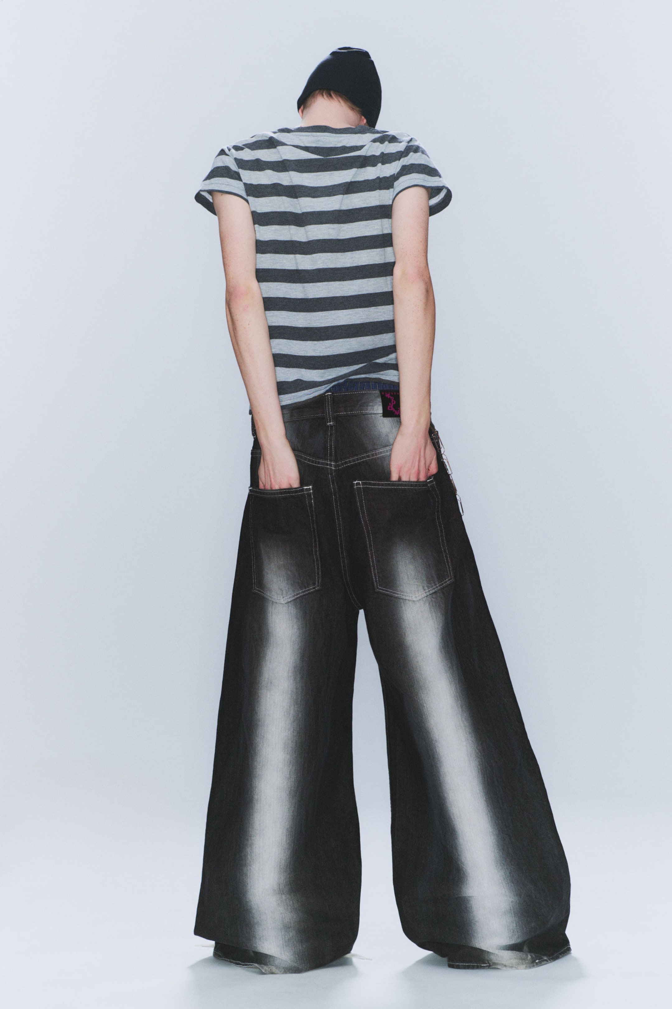 Black Spray - Rad Super Regular Waist Loose Wide Jeans - 2