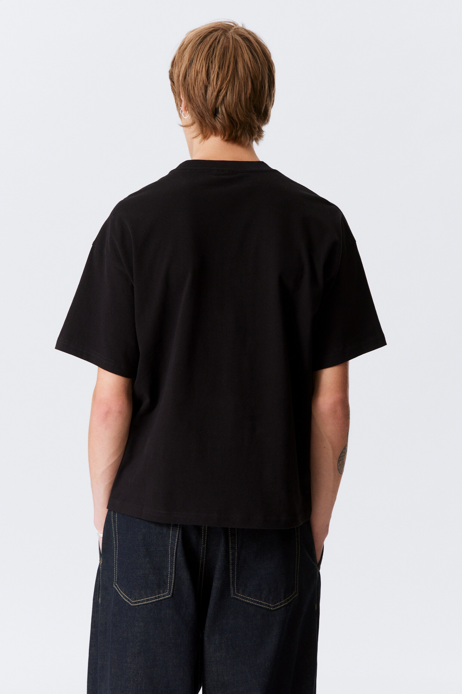 T-shirt boxy com estampado gráfico - Preto - Caveira de Motociclista/Preto - Meia-noite/Preto - Reiniciar/Azul Brilhante - Four Man Gang/Vermelho-escuro/Preto Lavado - Mizzion/Branco - Tiger Wolf/Branco - Smilish/Branco - Homem Sapo/Preto - Butterskull/Branco - Homem triste em rosa - 5