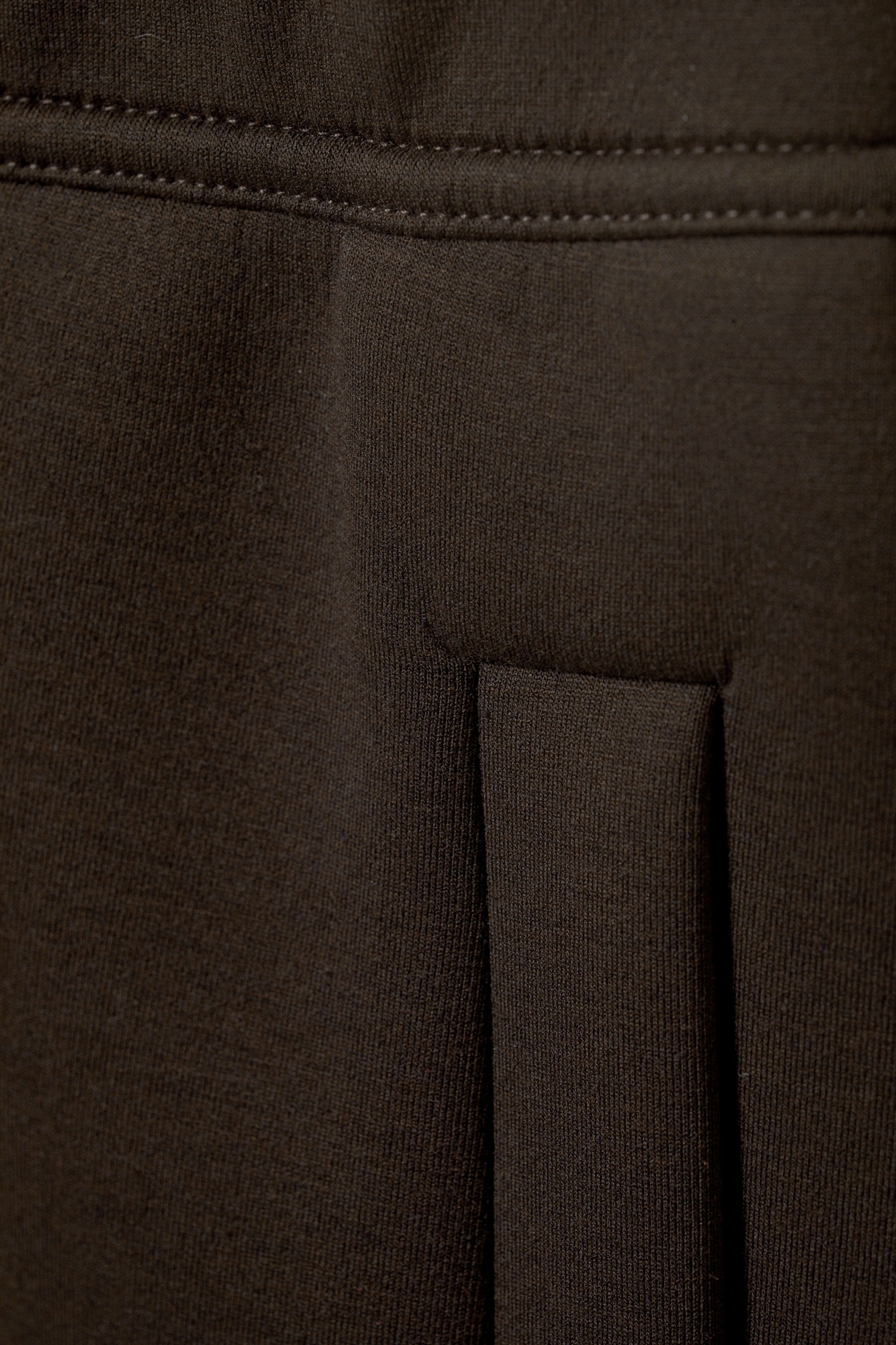 Dunkelbraun - Locker geschnittene Scuba-Shorts - 2