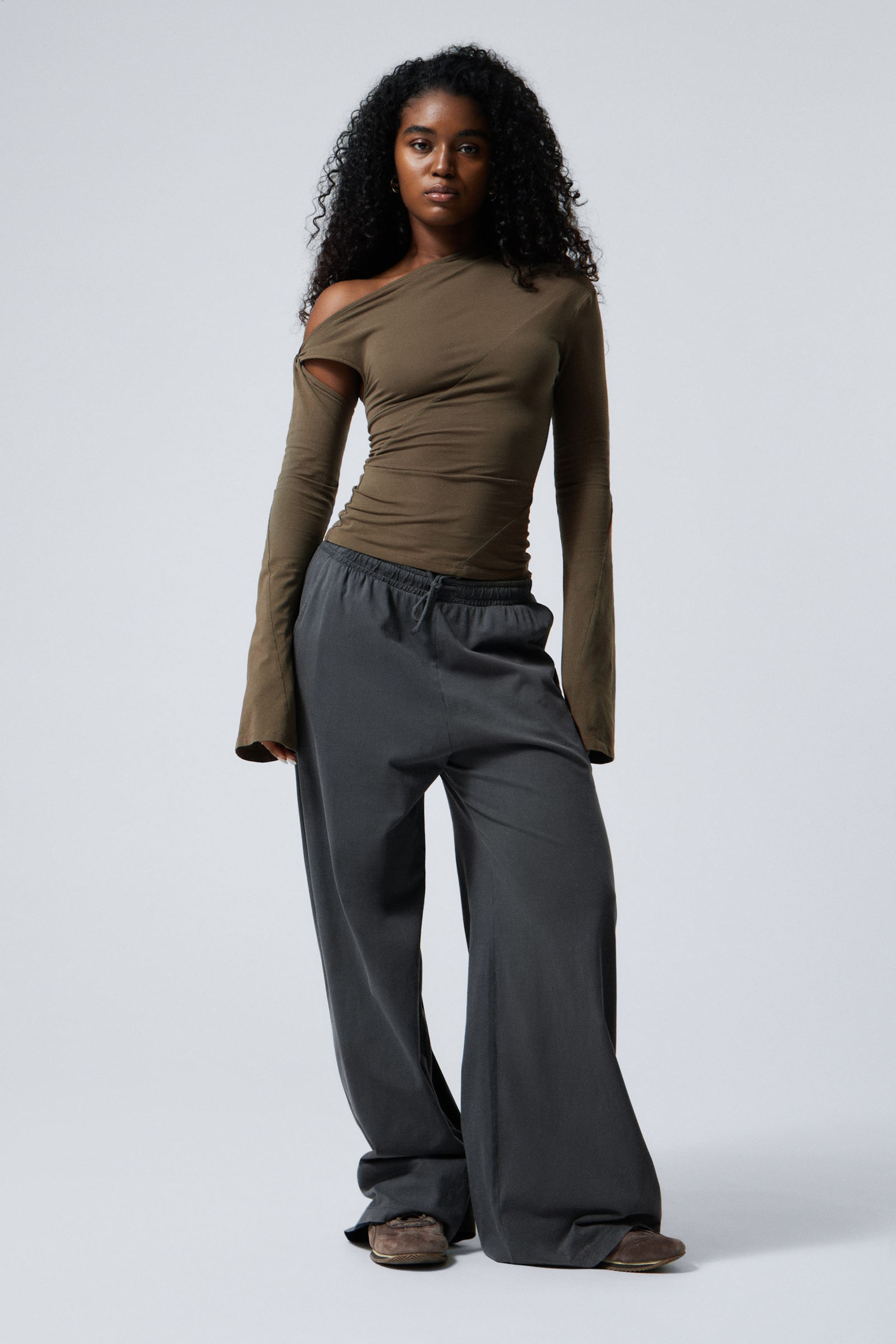 Dark Mole - Asymmetric Draped Long-Sleeved Top - 2