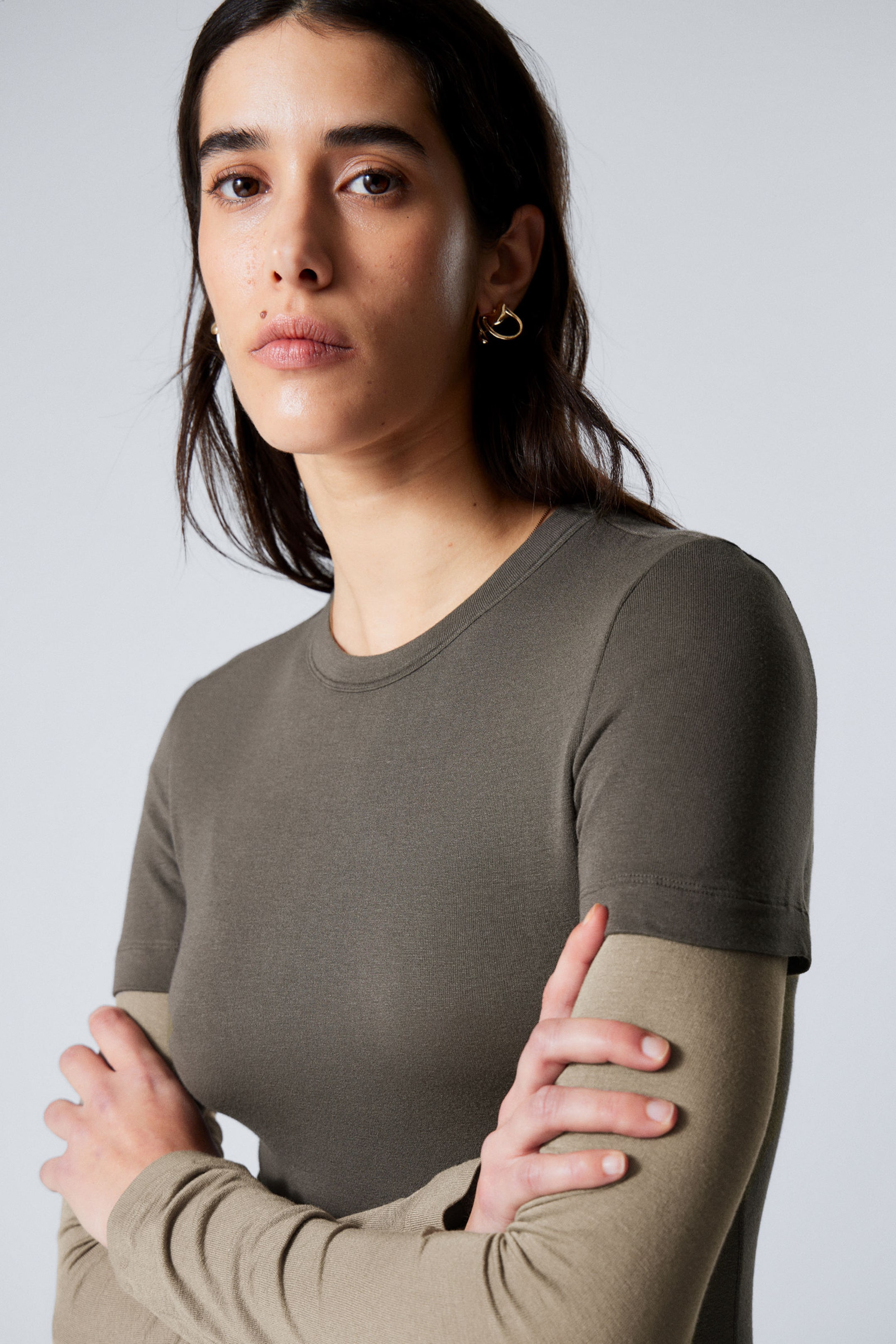 Dunkles Graubraun - Doppellagiges Longsleeve-T-Shirt im Slim Fit - 2