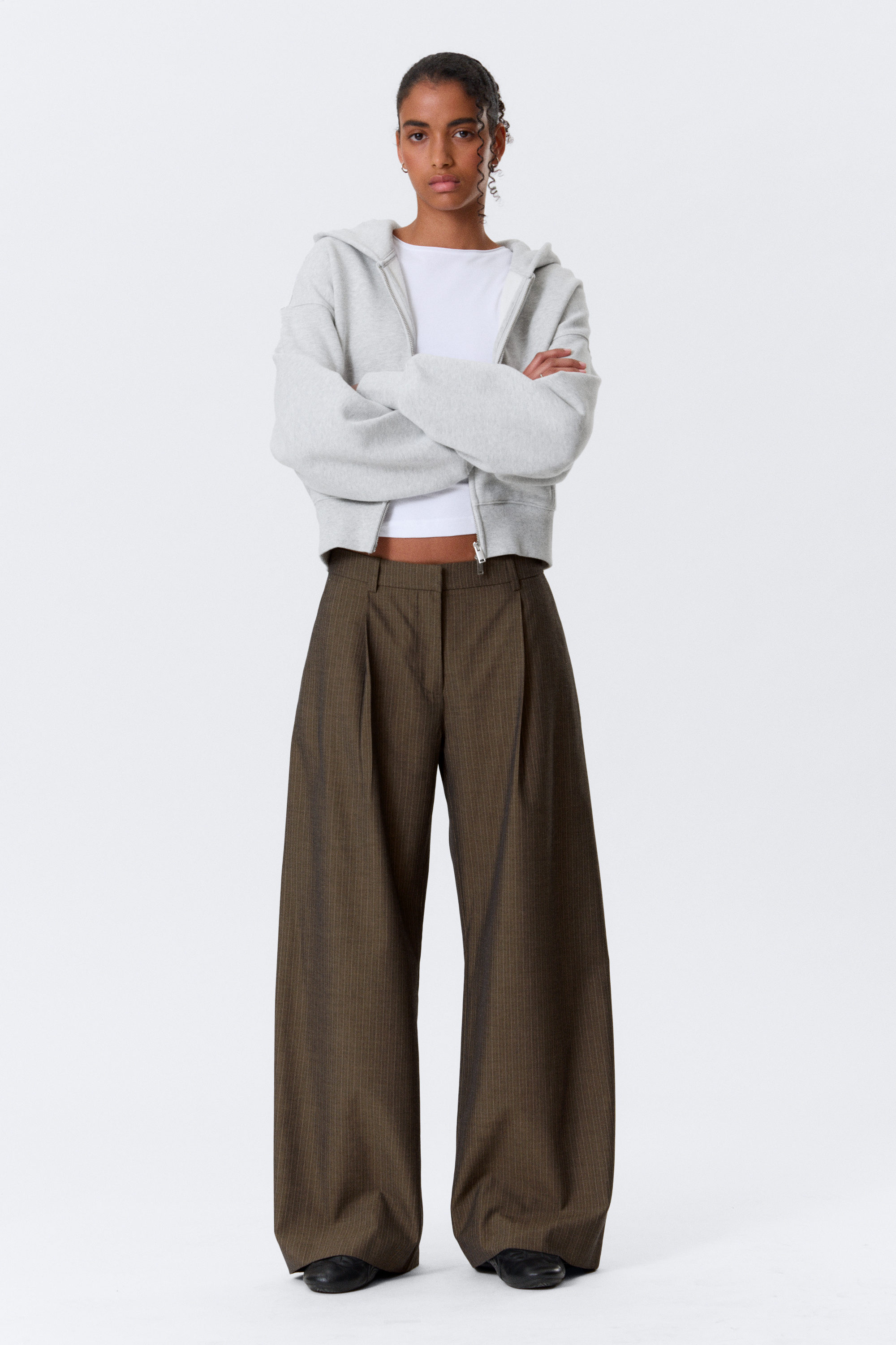 high waisted wide leg suiting trousers - Checked Brown | Monki WW