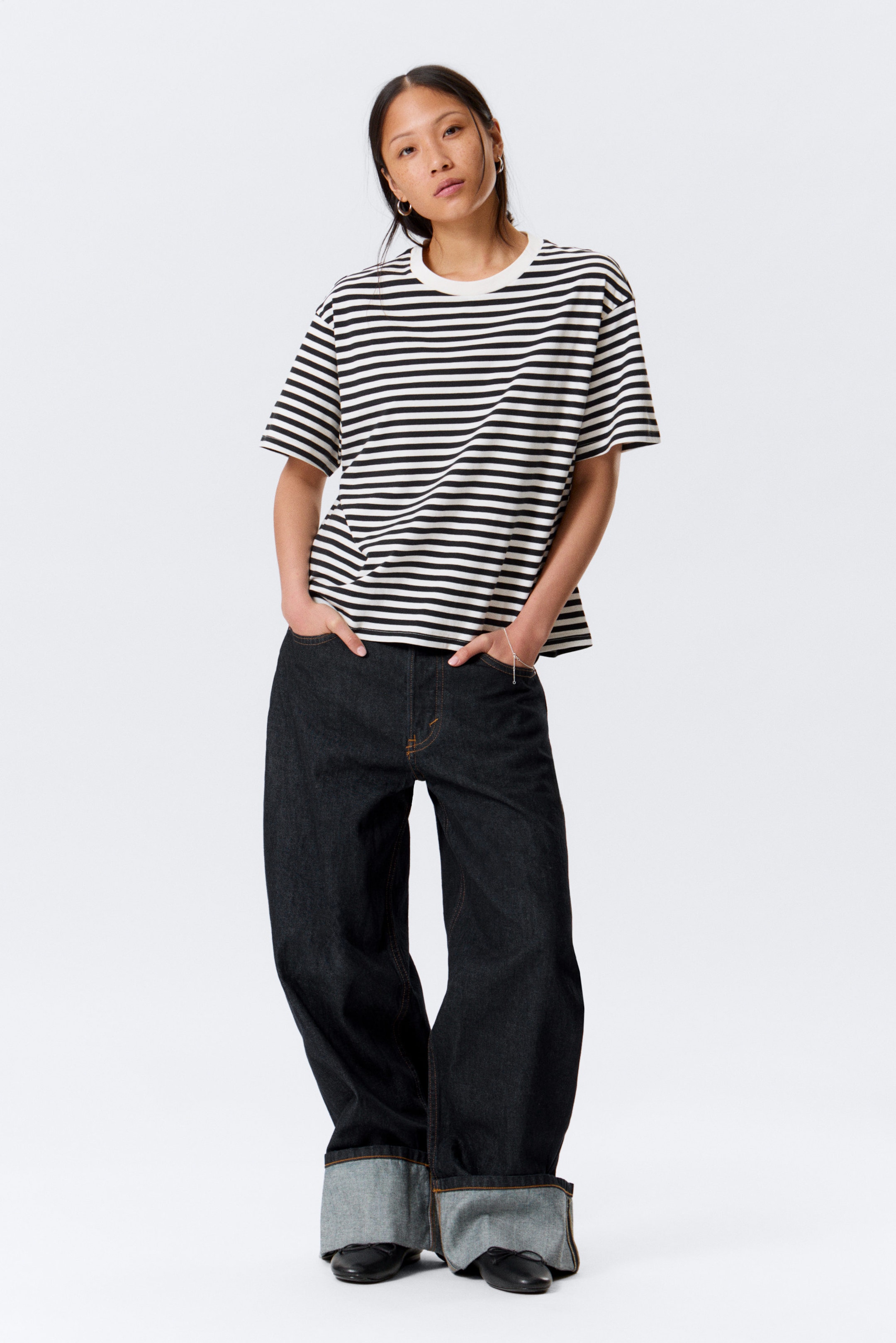 Black & White Stripes - Boxy Cotton T-shirt - 1