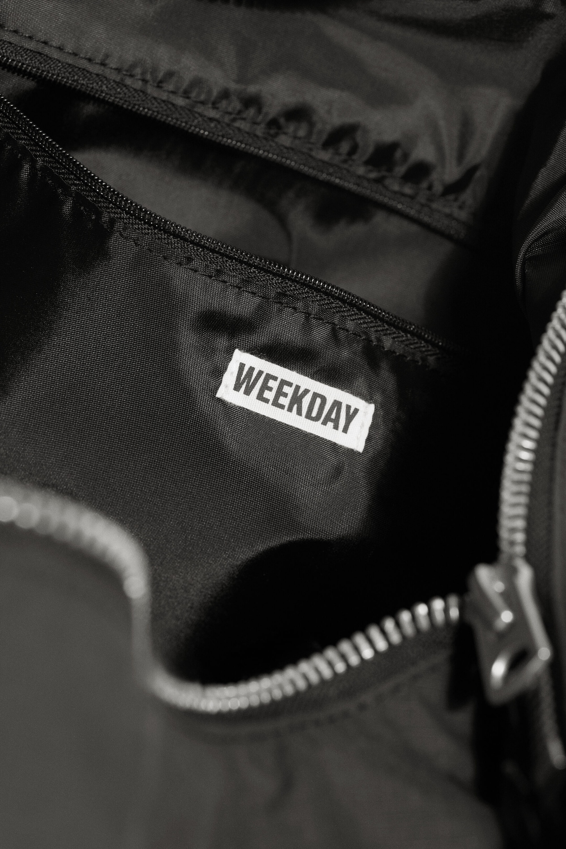 Svart - Halfcircle crossbody bag - 4