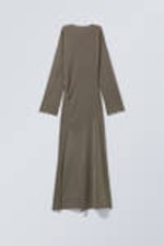 Donker taupe met wassing - Gedrapeerde maxi-jurk met lange mouwen en split - 4