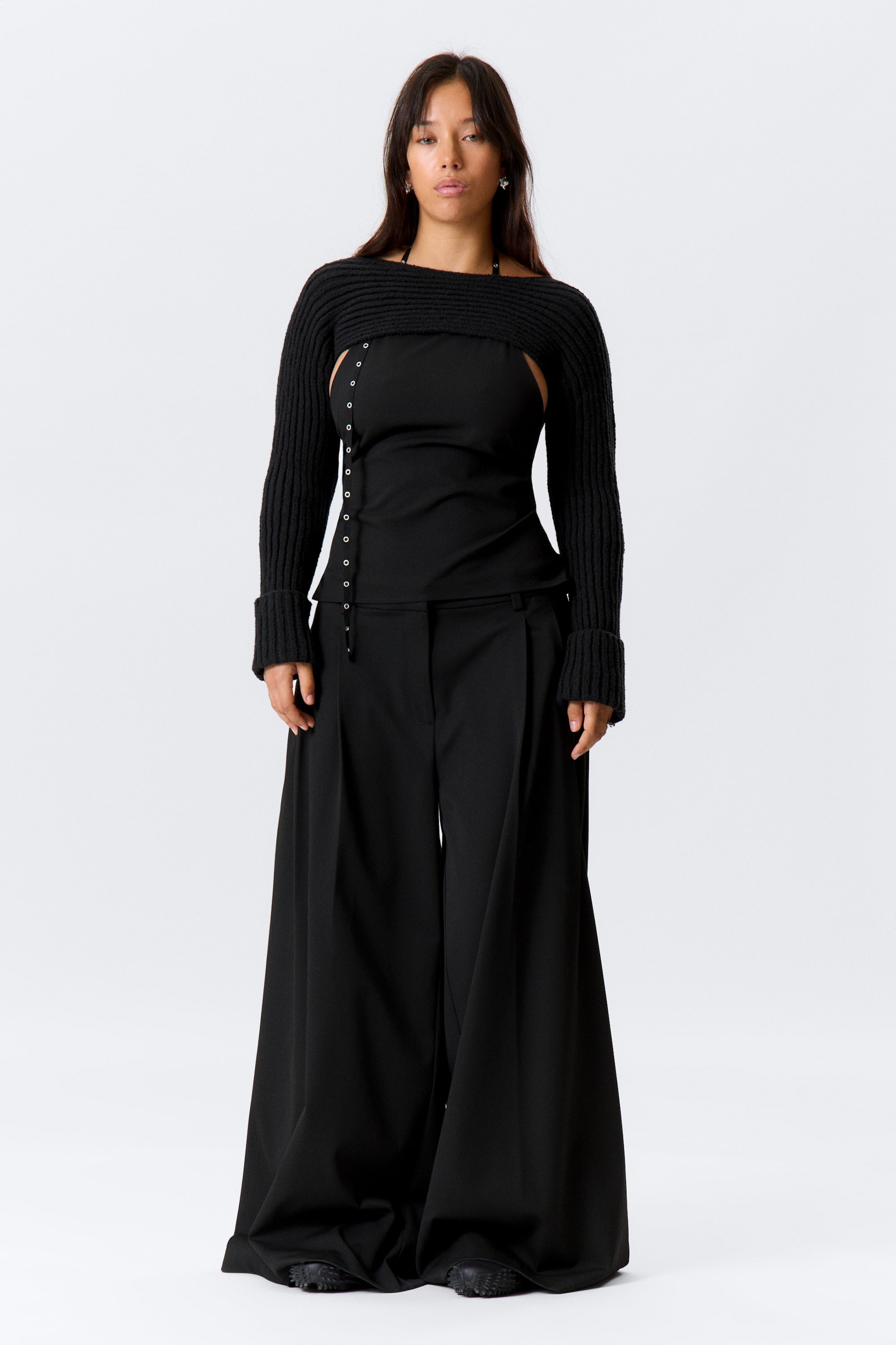 Schwarz - Gestrickter Bolero mit U-Boot-Ausschnitt - 2