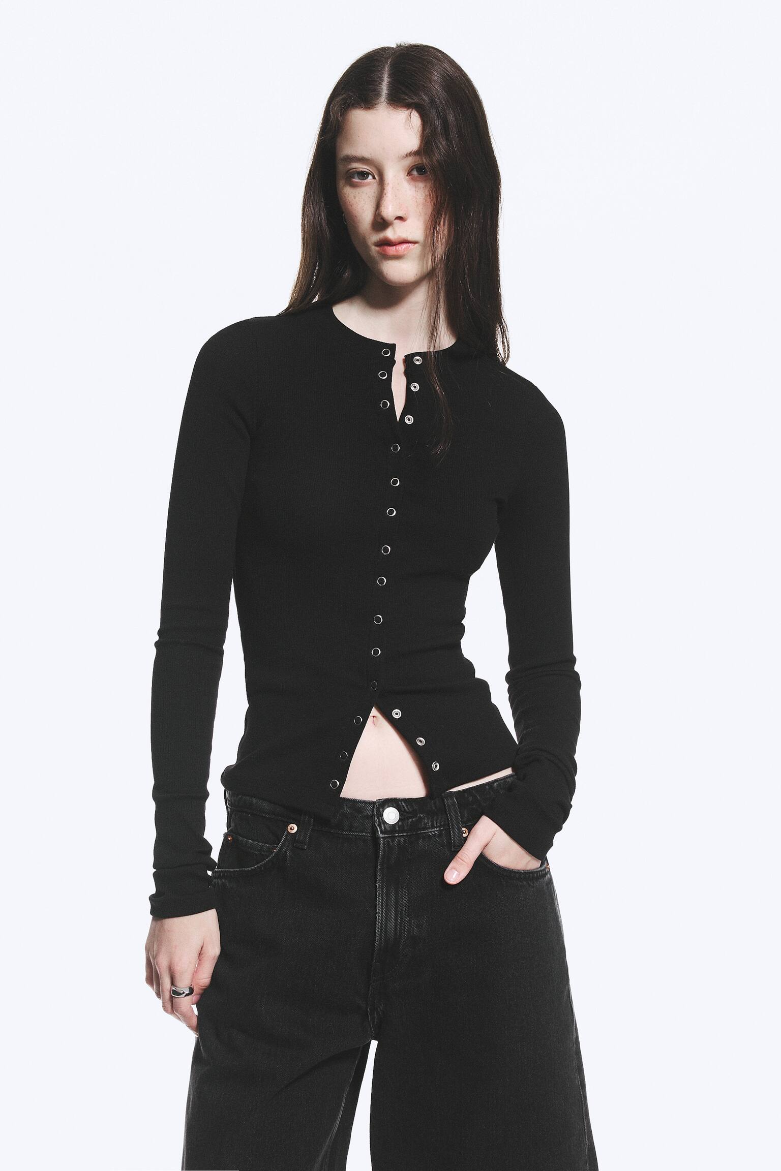 Ribbet cardigan med lange ærmer - Sort/Hvid - 1