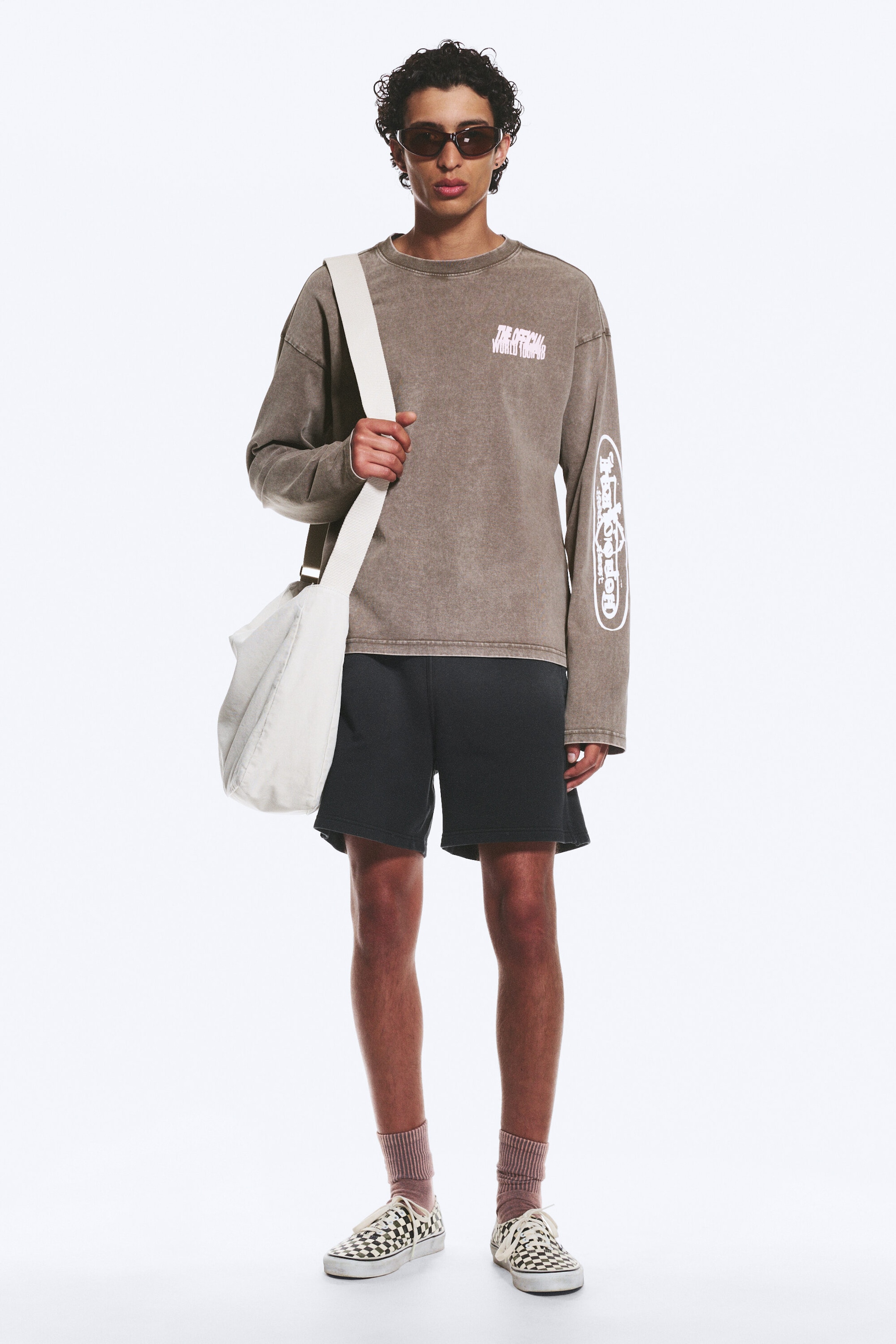 Dunkles Graubraun - Logo-Mix - Kastiges Langarmshirt mit Grafikprint - 2