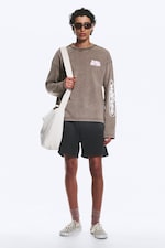 Dunkles Graubraun - Logo-Mix - Kastiges Langarmshirt mit Grafikprint - 1