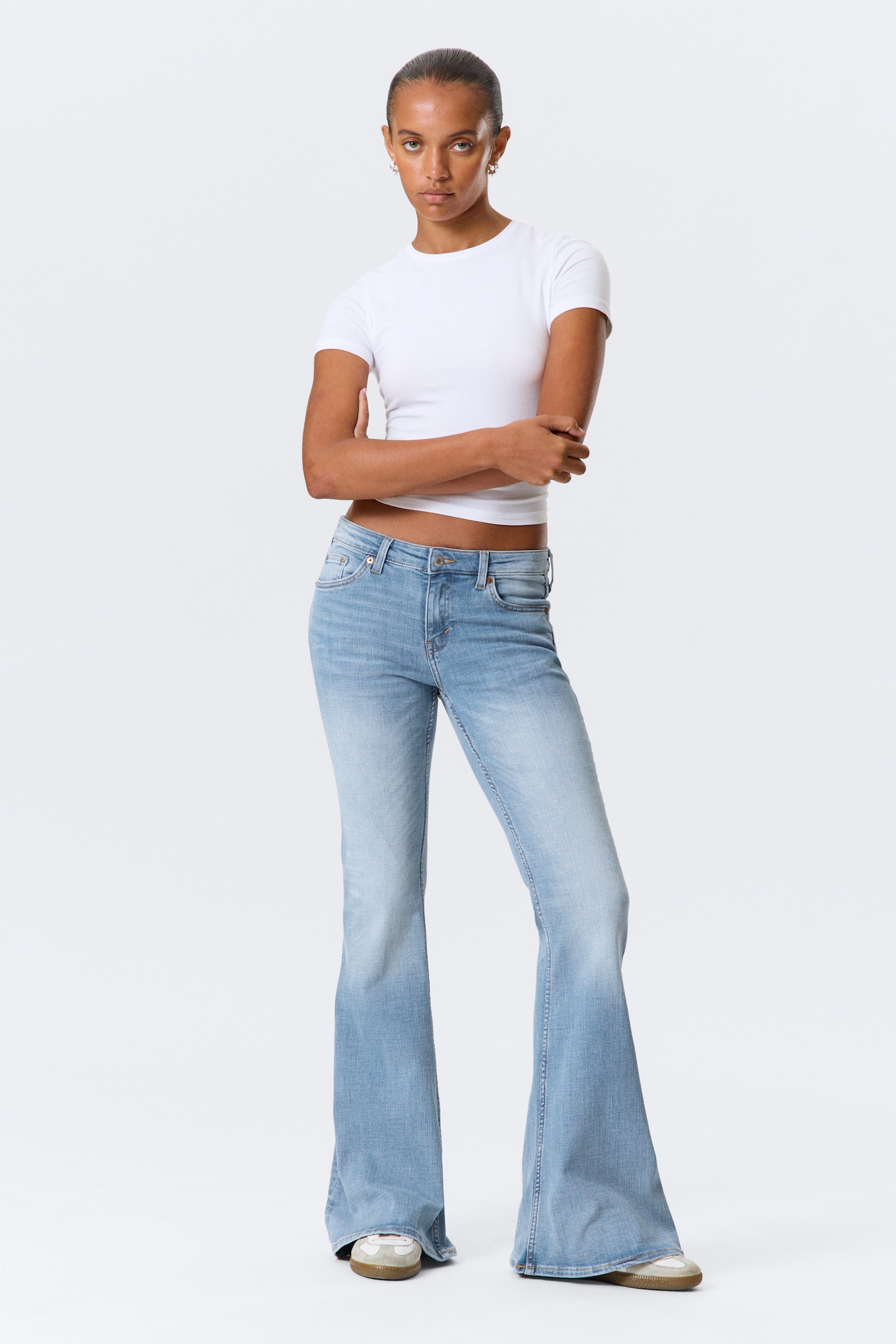 Katsumi Low Rise Slim Flared Leg Jeans - Bleu Climb - Bleu clair/Bleu pic - Bleu moyen/Bleu désert - Bleu foncé/Board Blue - Medium Blue