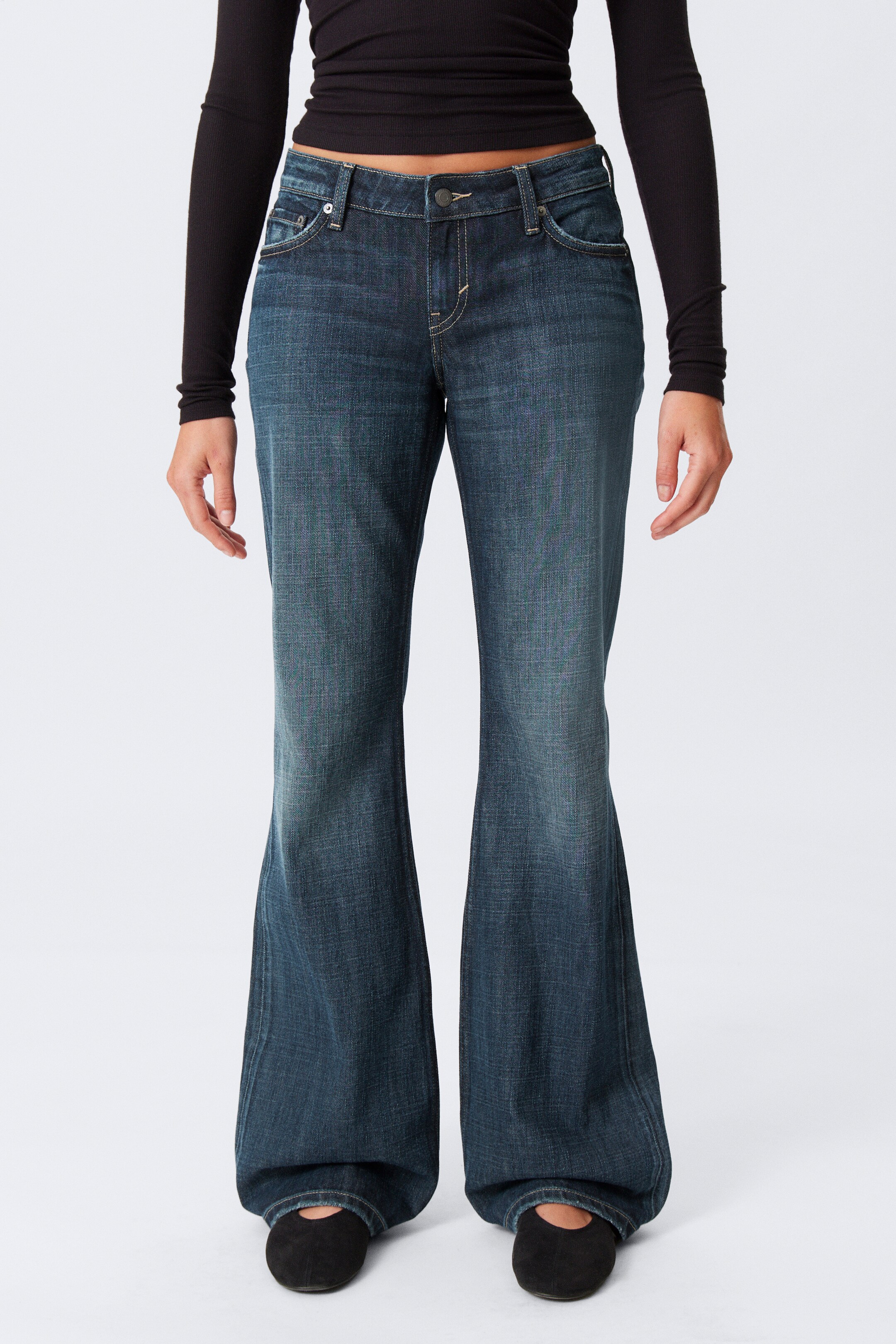 Ingrandisci l'immagine: Nova Low Rise Slim Bootcut Leg Jeans - Deep Sea Blue - Dark Blue - DONNA | H&M CH 2