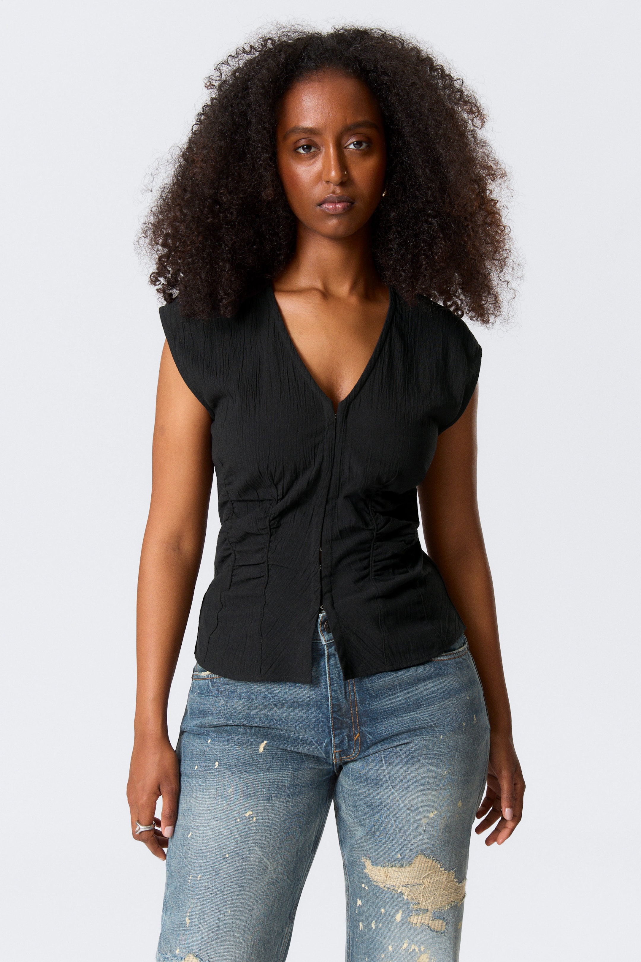 Black - Sleeveless Crinkle Top - 0