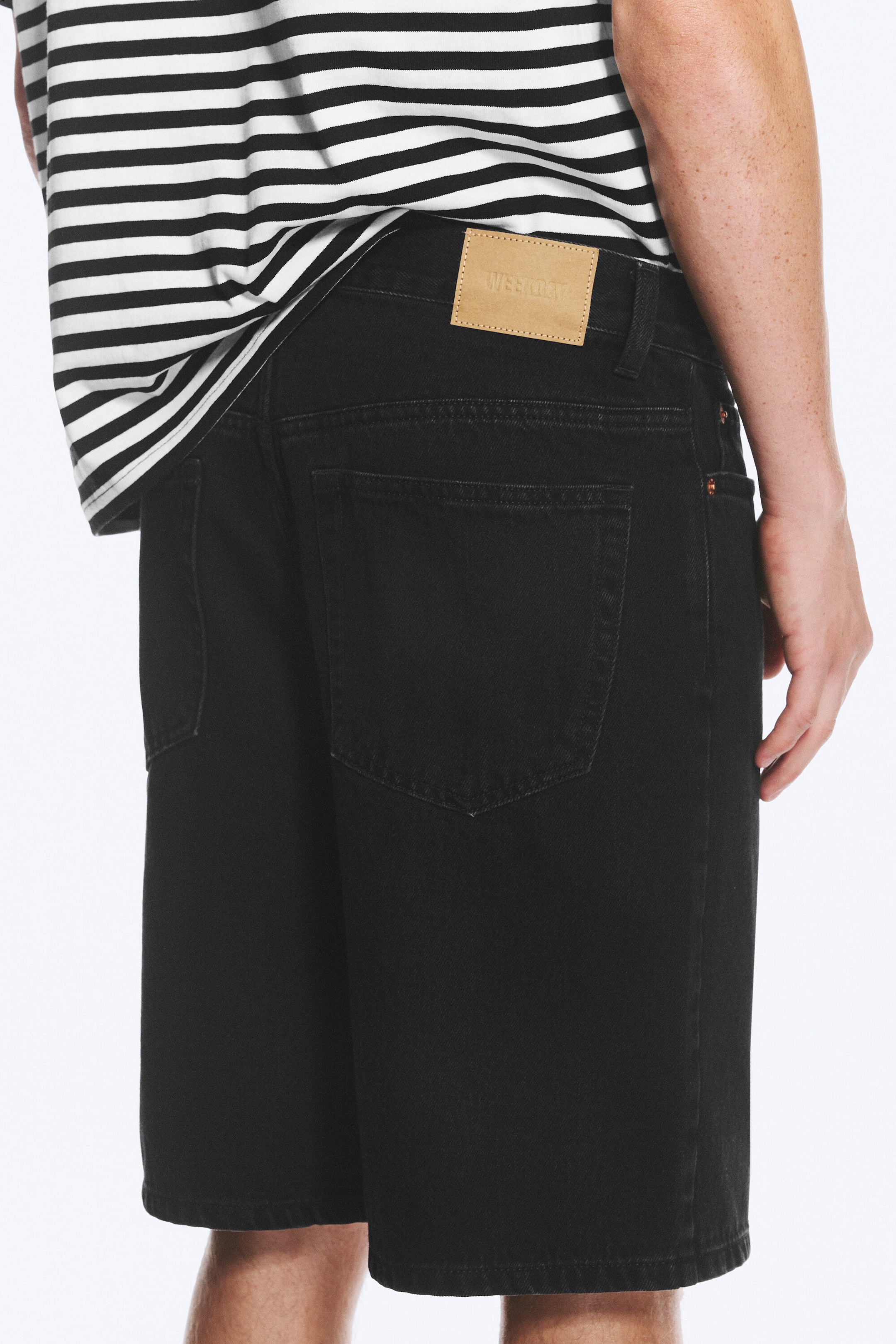 Tonet svart - Galaxy mid waist løse denimshorts - 4