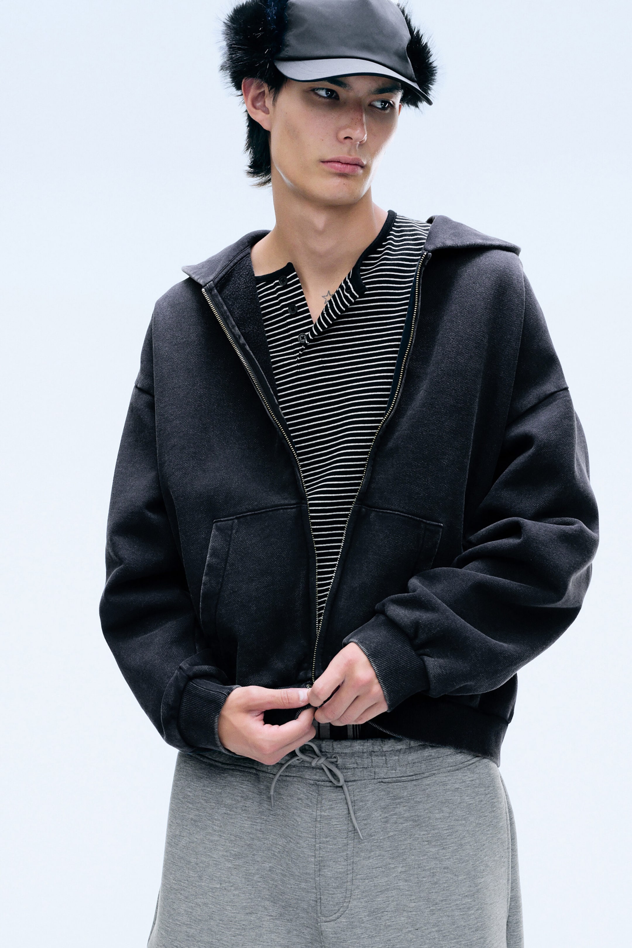 Worn Black - Heavy Loose Zip Hoodie - 1
