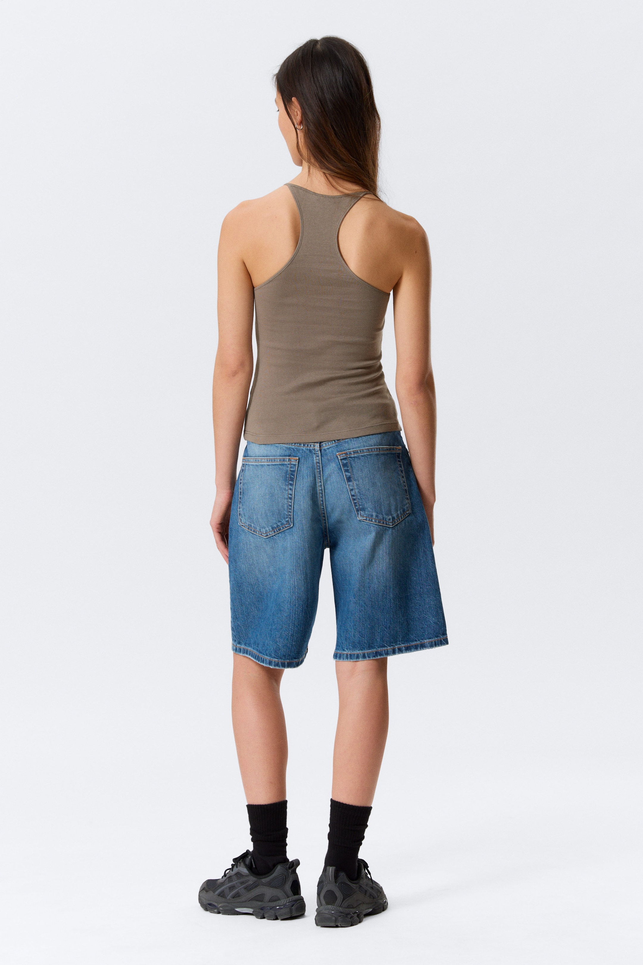 Staubgrau - Schmal geschnittenes Racerback-Tanktop - 2