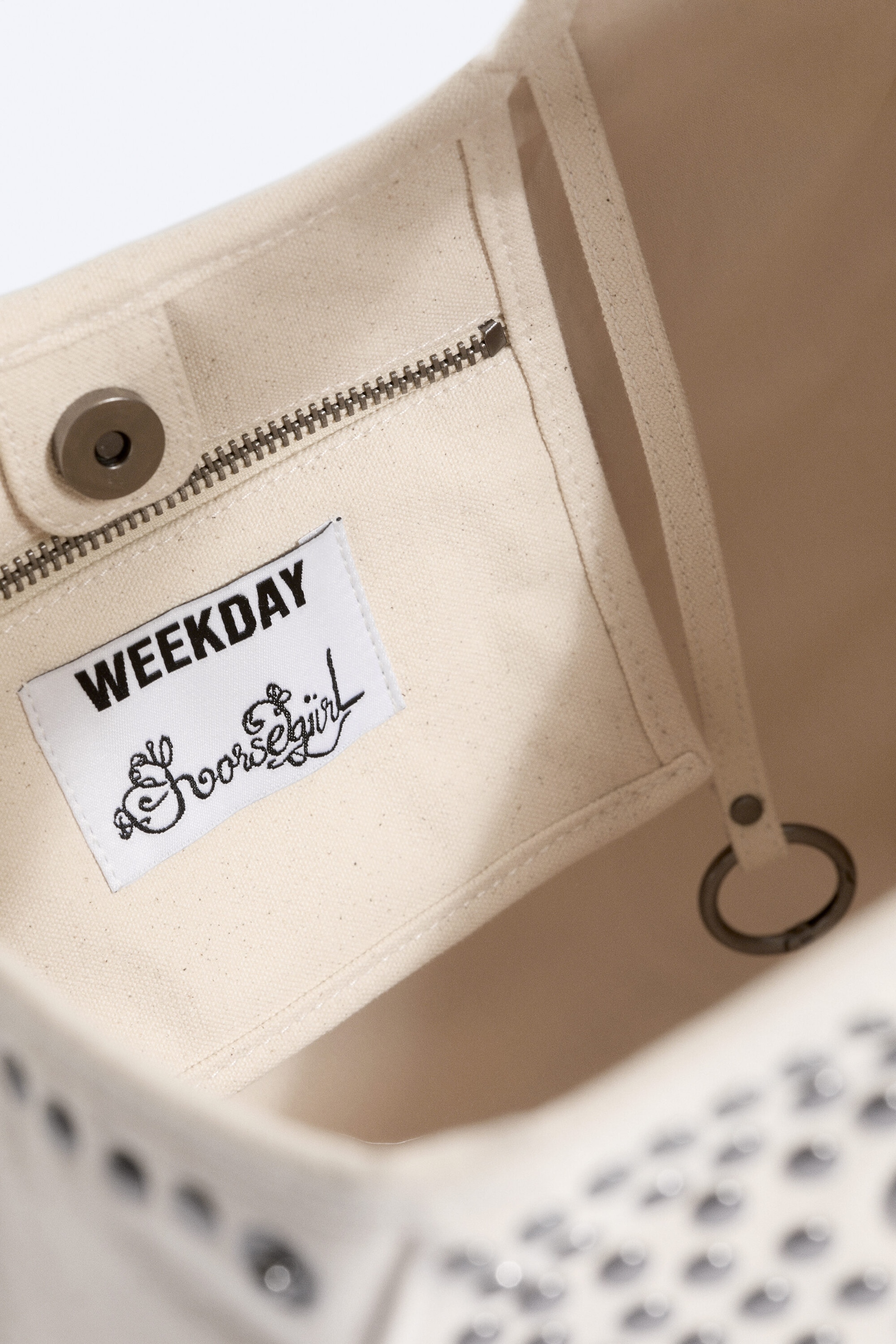 Ljus Mullvad - Canvasväska med nitar - 6