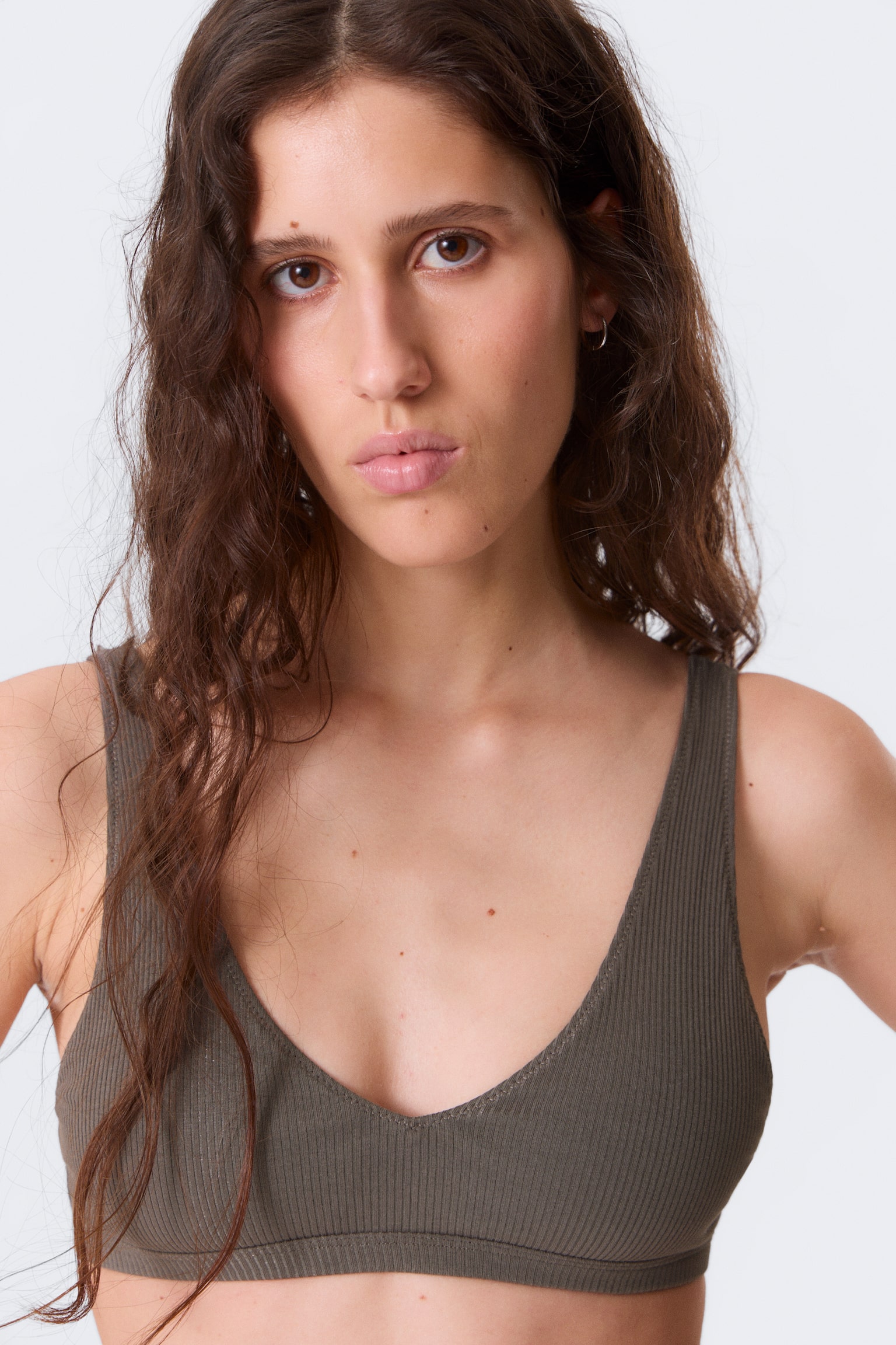 Sujetador suave de canalé con escote pronunciado - Topo oscuro/Blanco - 5